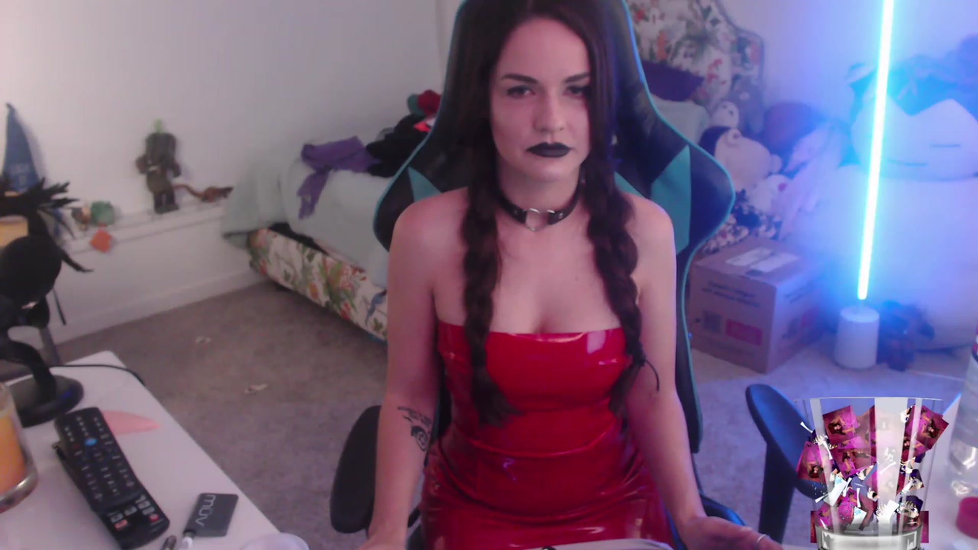 Gallery image thumbnail from DahliaIsDopey's myfreecams stream on, 12/02/2022, 03:47 image 15 of 20