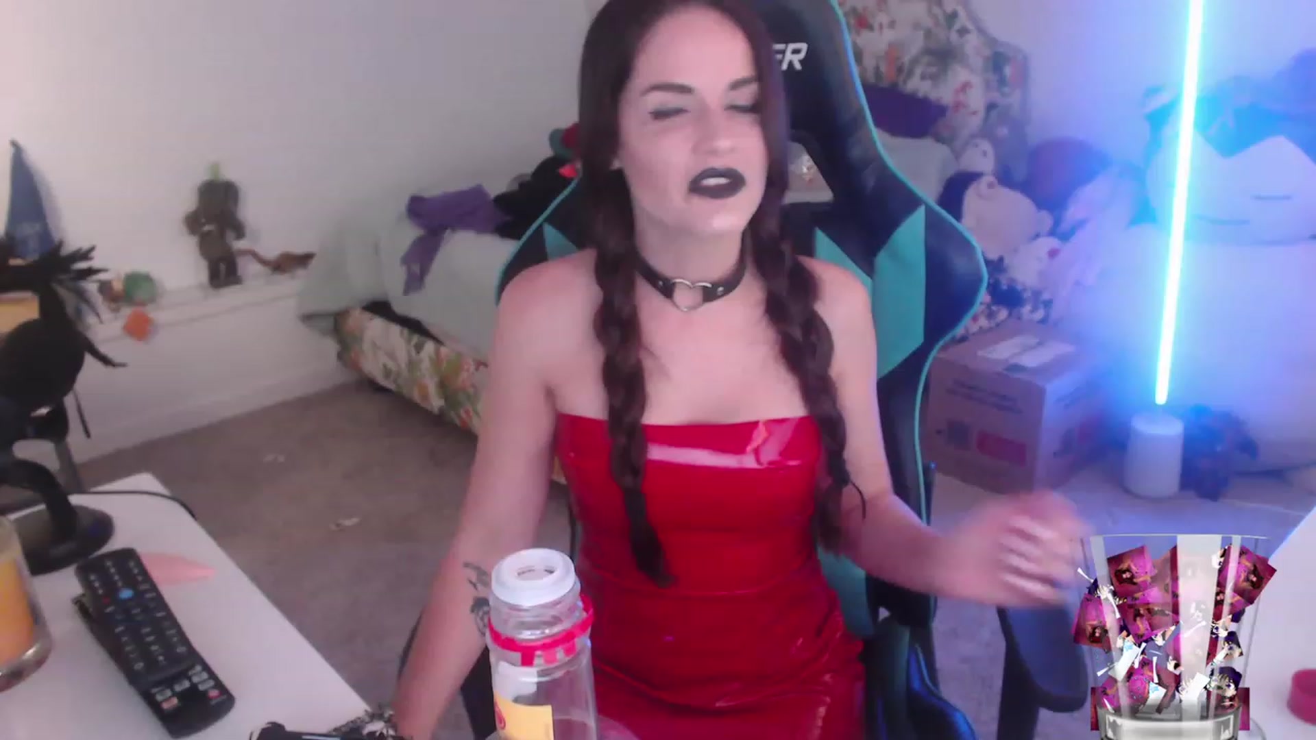 Gallery image thumbnail from DahliaIsDopey's myfreecams stream on, 12/02/2022, 03:47 image 6 of 20