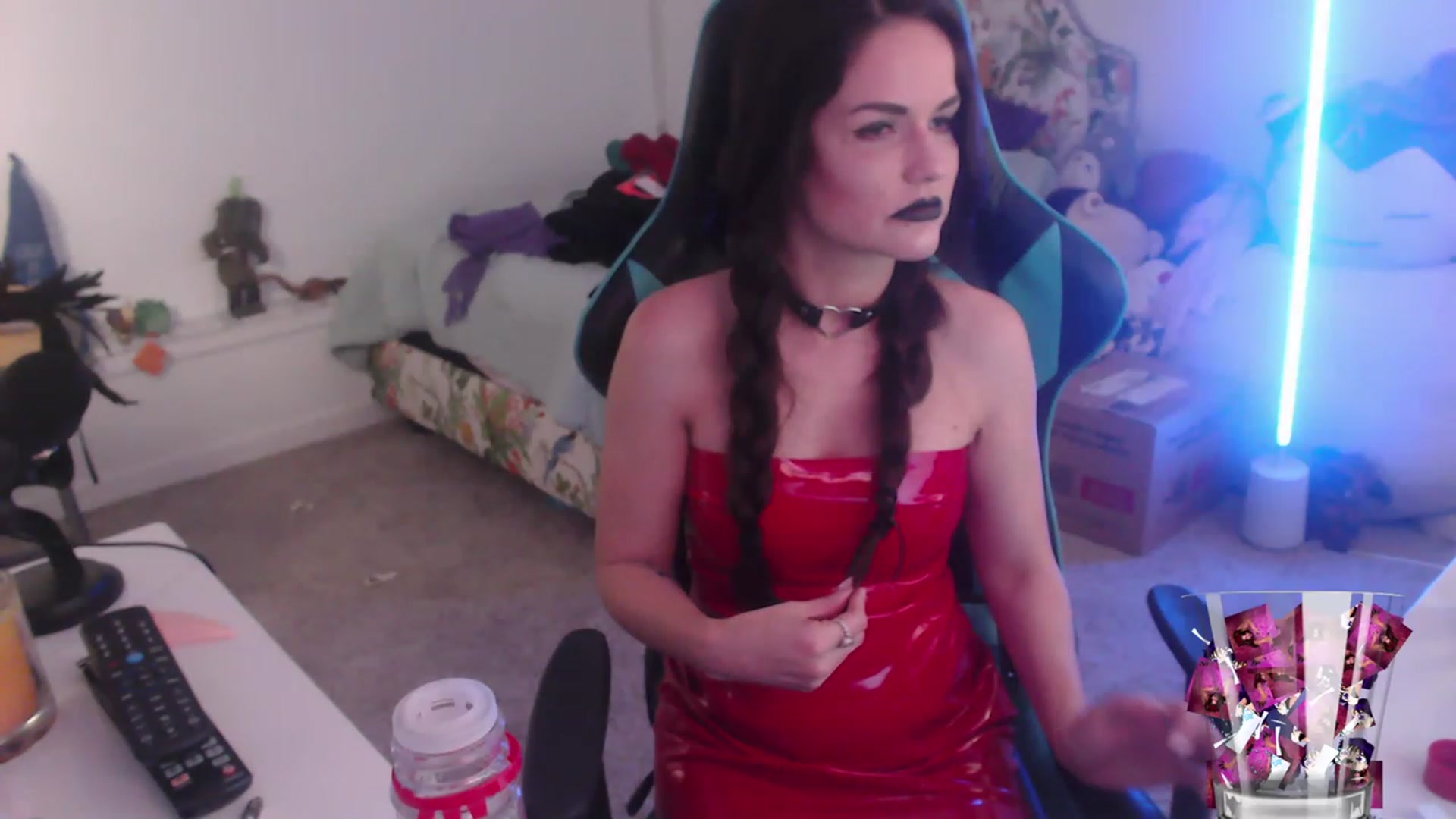Gallery image thumbnail from DahliaIsDopey's myfreecams stream on, 12/02/2022, 03:47 image 19 of 20