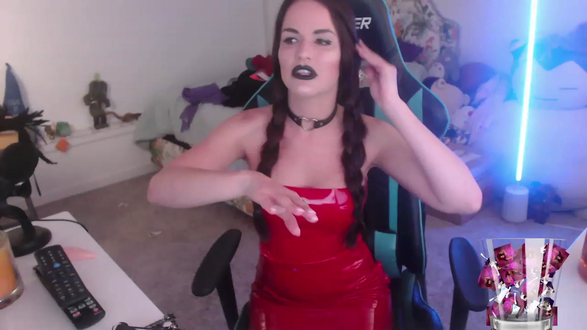 Gallery image thumbnail from DahliaIsDopey's myfreecams stream on, 12/02/2022, 03:47 image 2 of 20