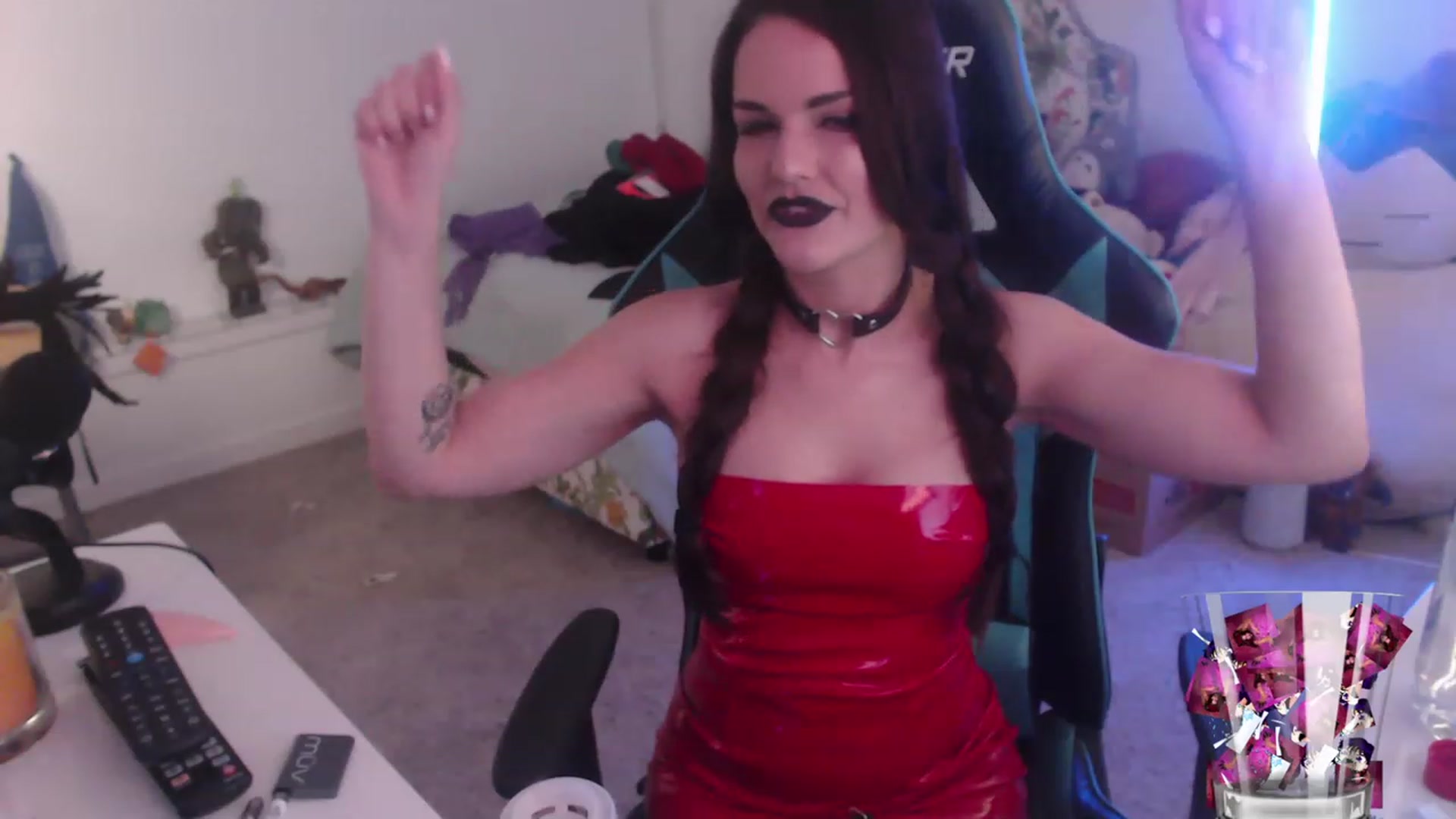 Gallery image thumbnail from DahliaIsDopey's myfreecams stream on, 12/02/2022, 03:47 image 16 of 20