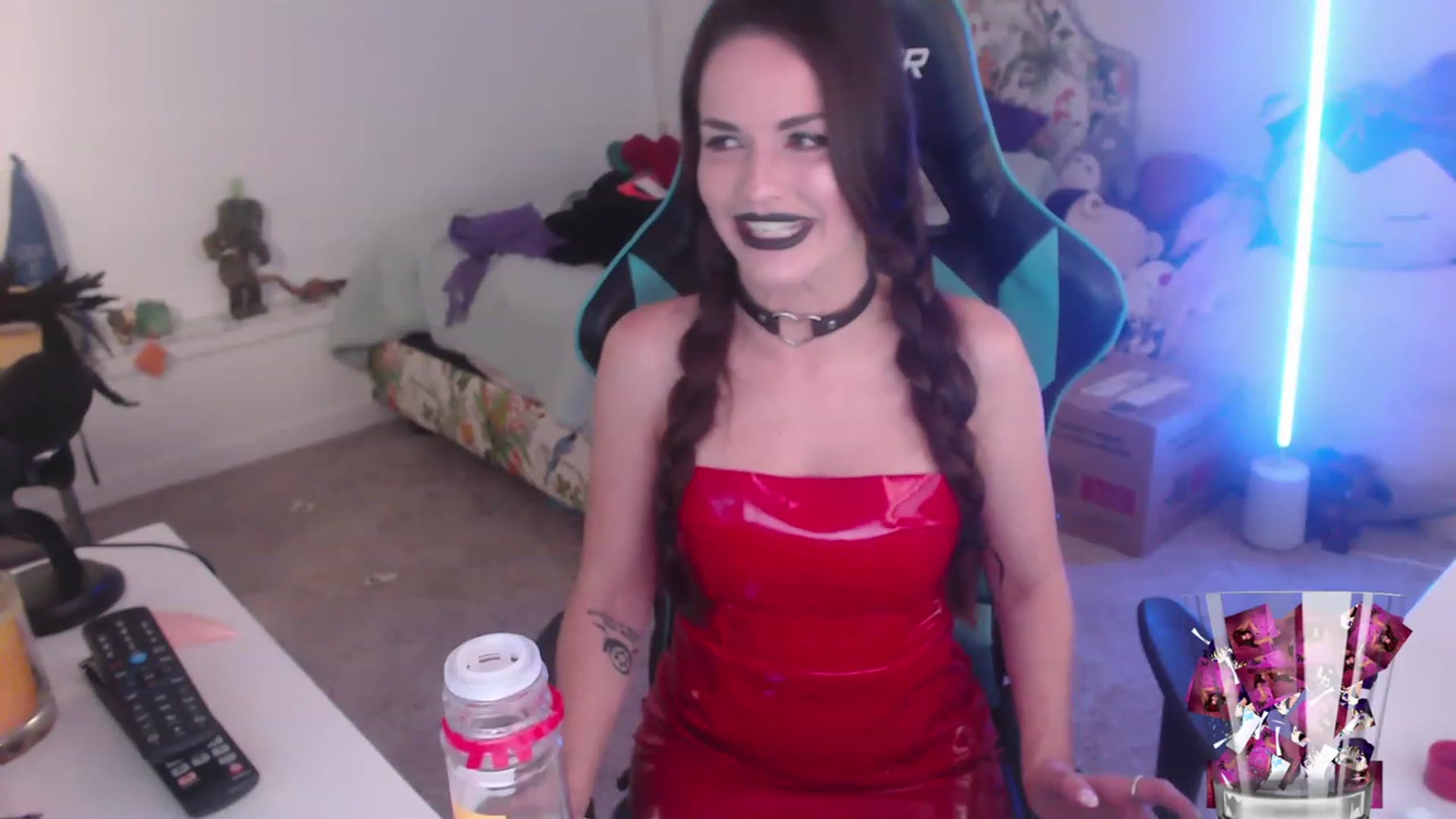 Gallery image thumbnail from DahliaIsDopey's myfreecams stream on, 12/02/2022, 03:47 image 10 of 20