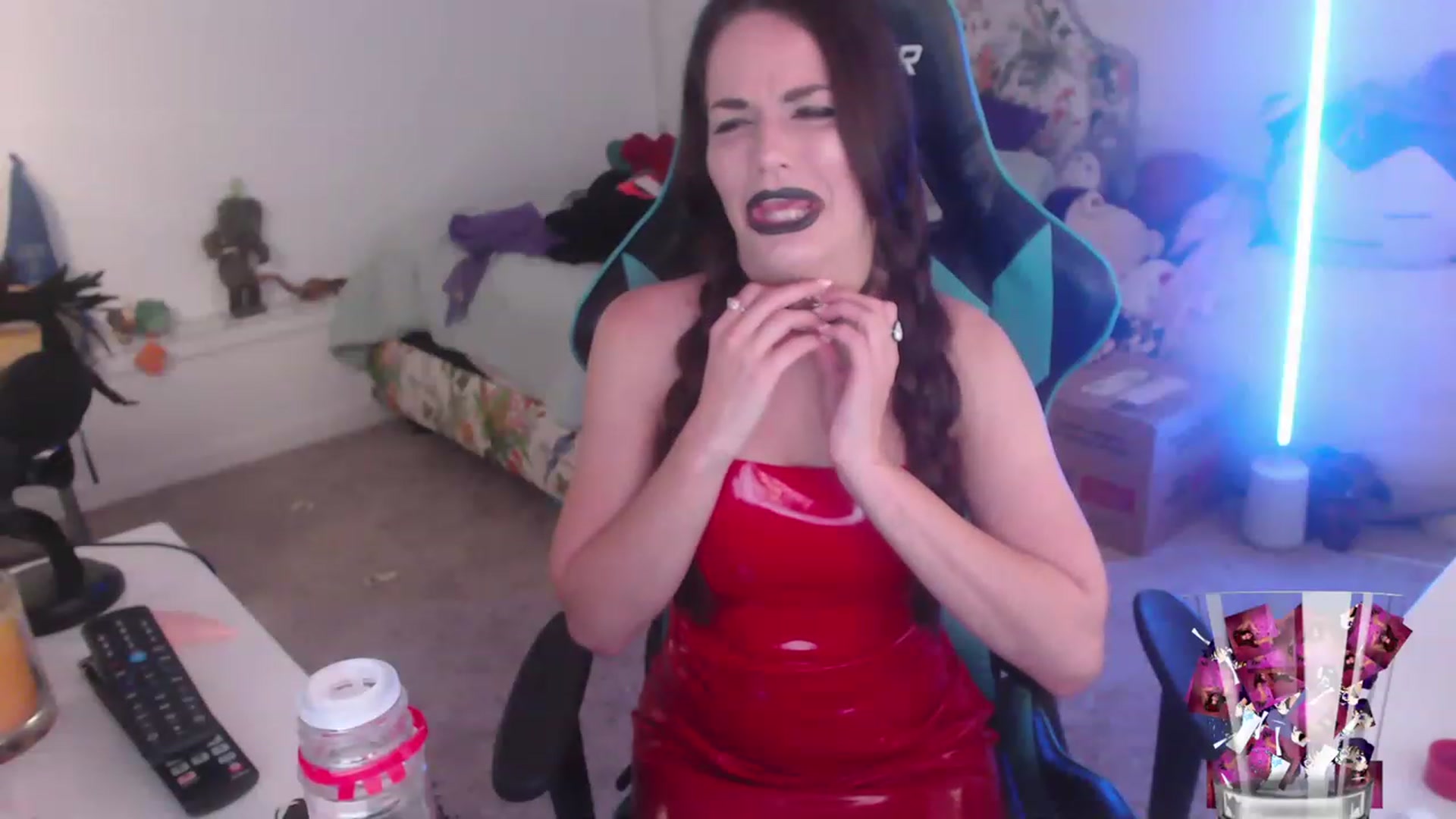 Gallery image thumbnail from DahliaIsDopey's myfreecams stream on, 12/02/2022, 03:47 image 9 of 20