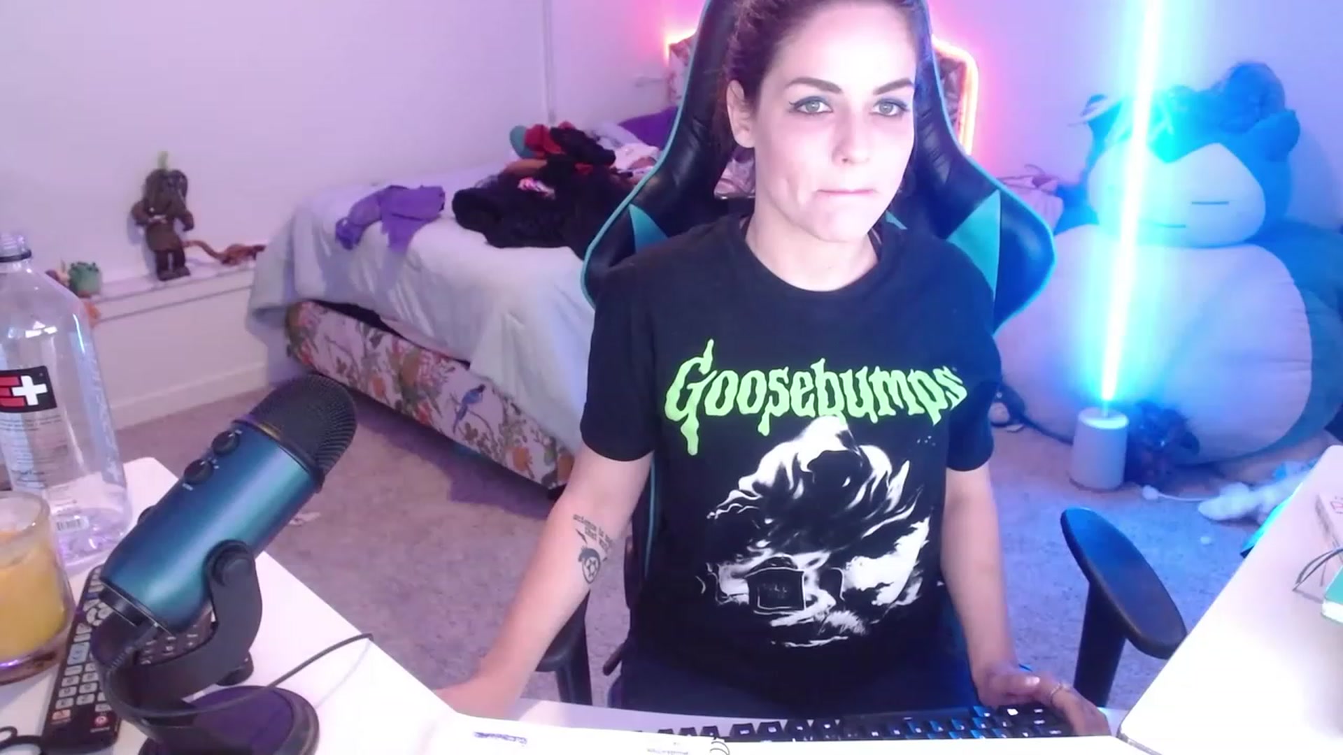 Gallery image thumbnail from DahliaIsDopey's myfreecams stream on, 12/05/2022, 04:10 image 3 of 20