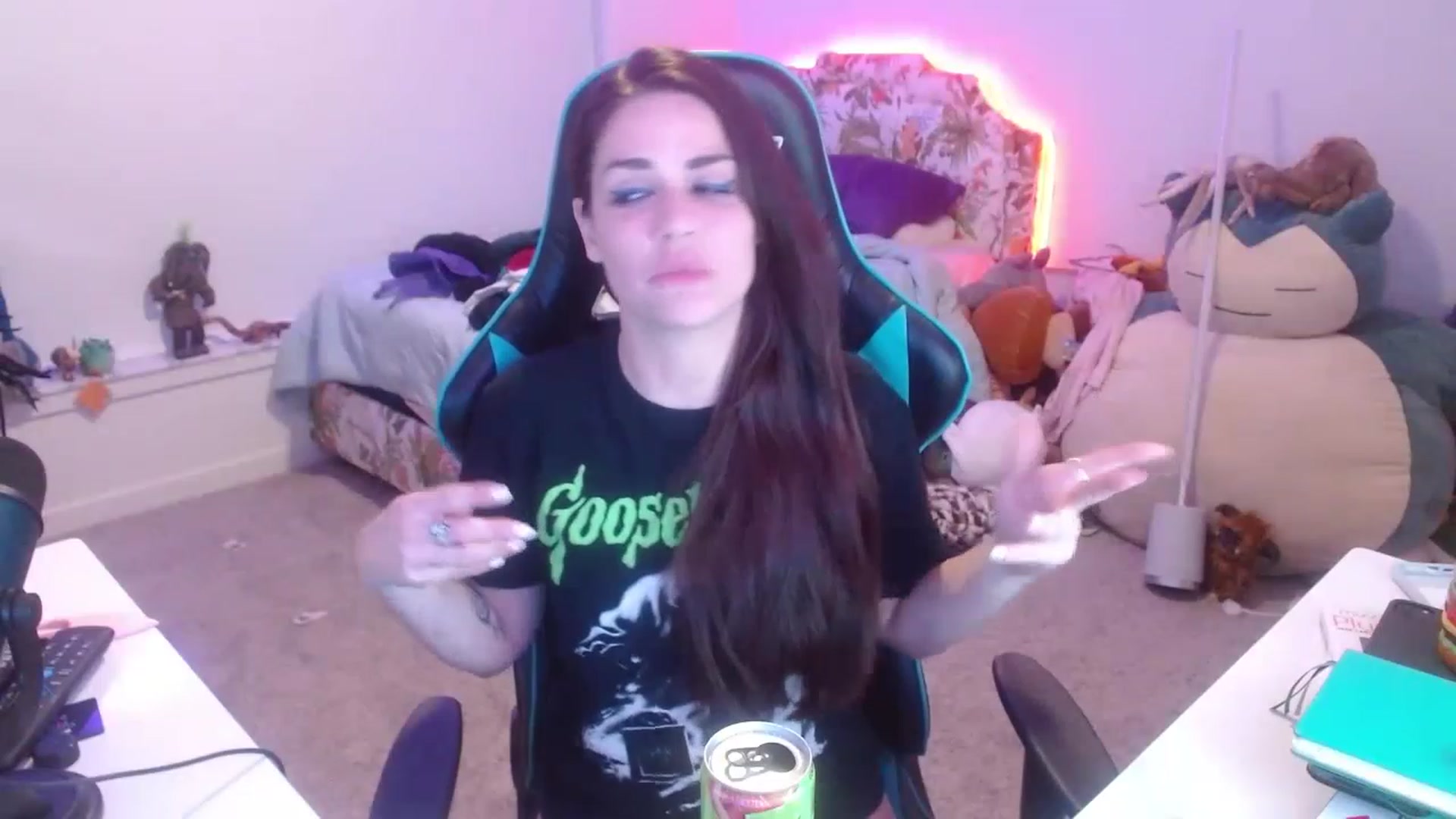 Gallery image thumbnail from DahliaIsDopey's myfreecams stream on, 12/05/2022, 06:41 image 6 of 20