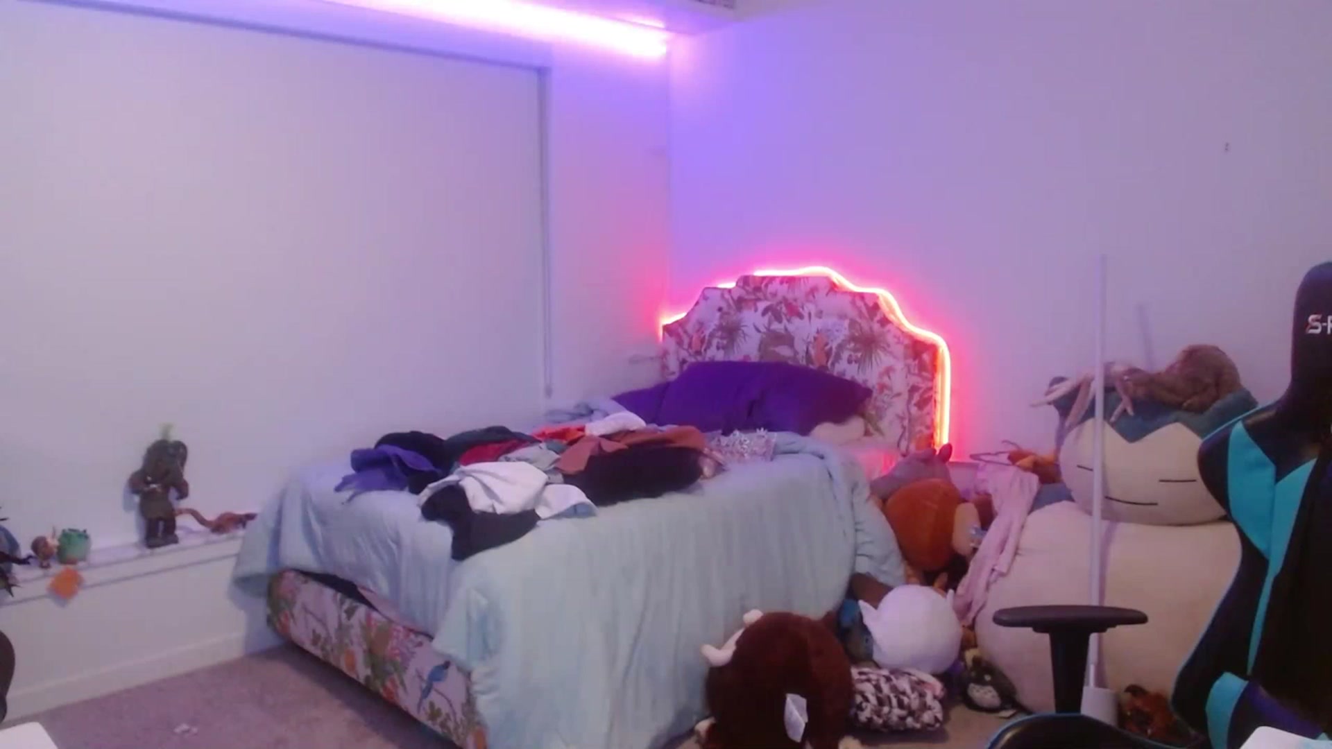 Gallery image thumbnail from DahliaIsDopey's myfreecams stream on, 12/05/2022, 06:41 image 20 of 20