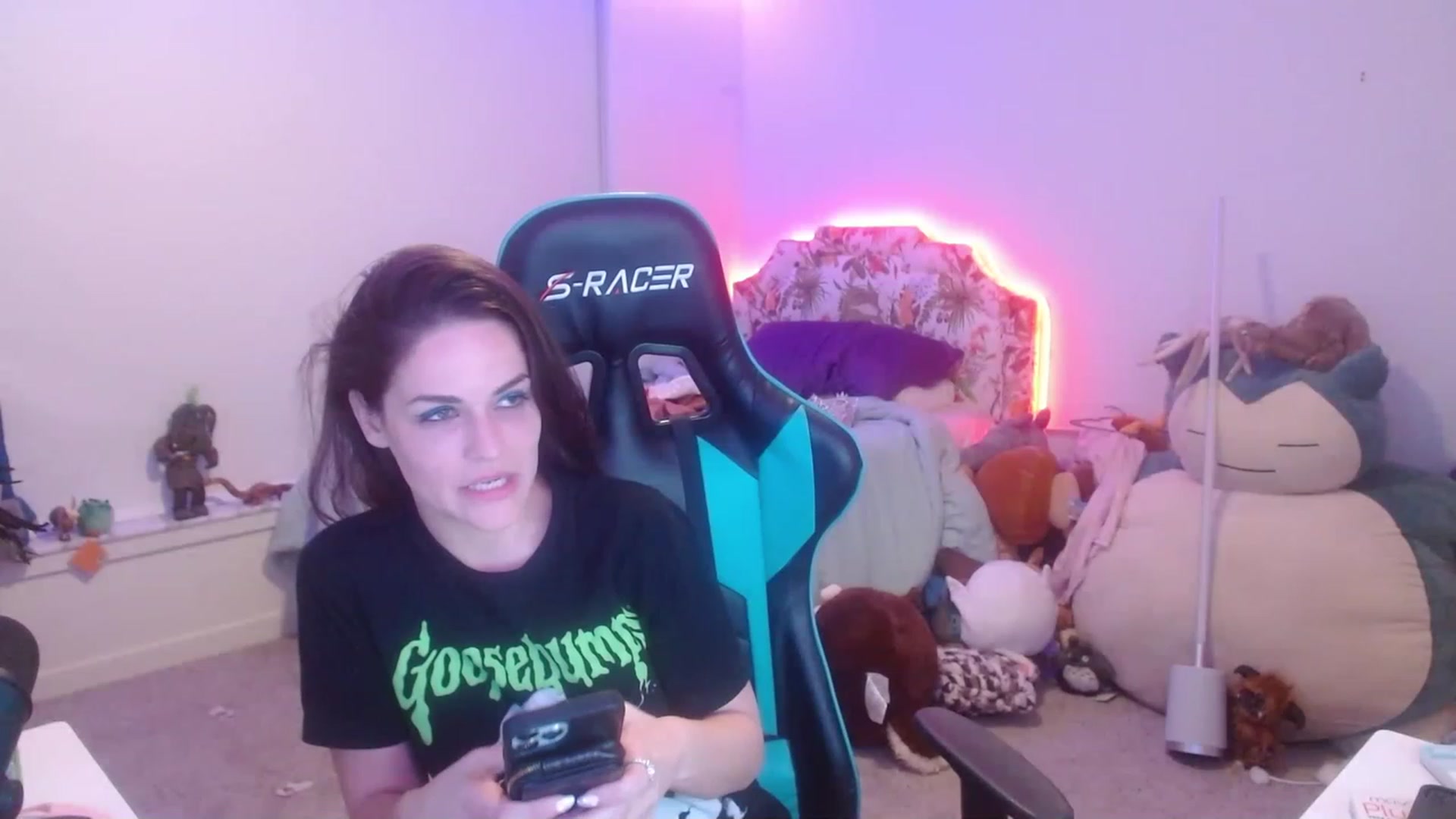 Gallery image thumbnail from DahliaIsDopey's myfreecams stream on, 12/05/2022, 06:56 image 19 of 20