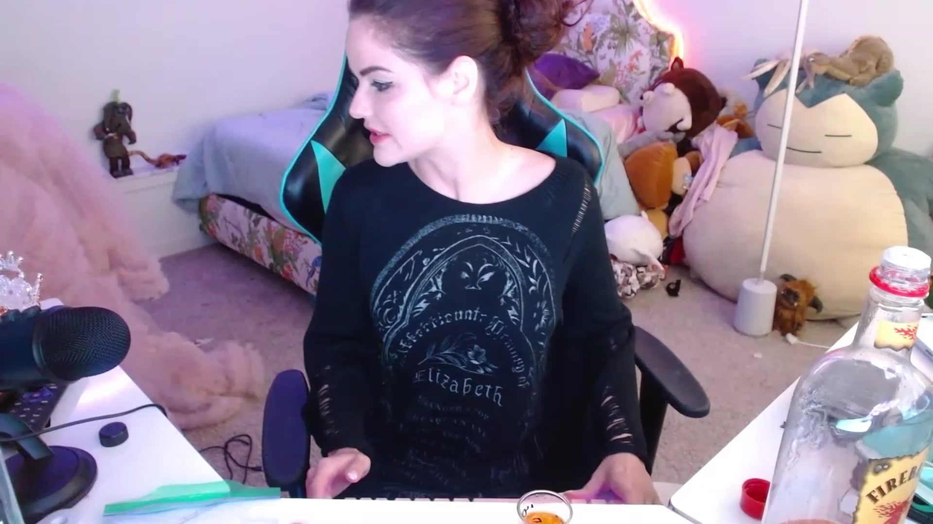 Gallery image thumbnail from DahliaIsDopey's myfreecams stream on, 12/11/2022, 03:52 image 10 of 20
