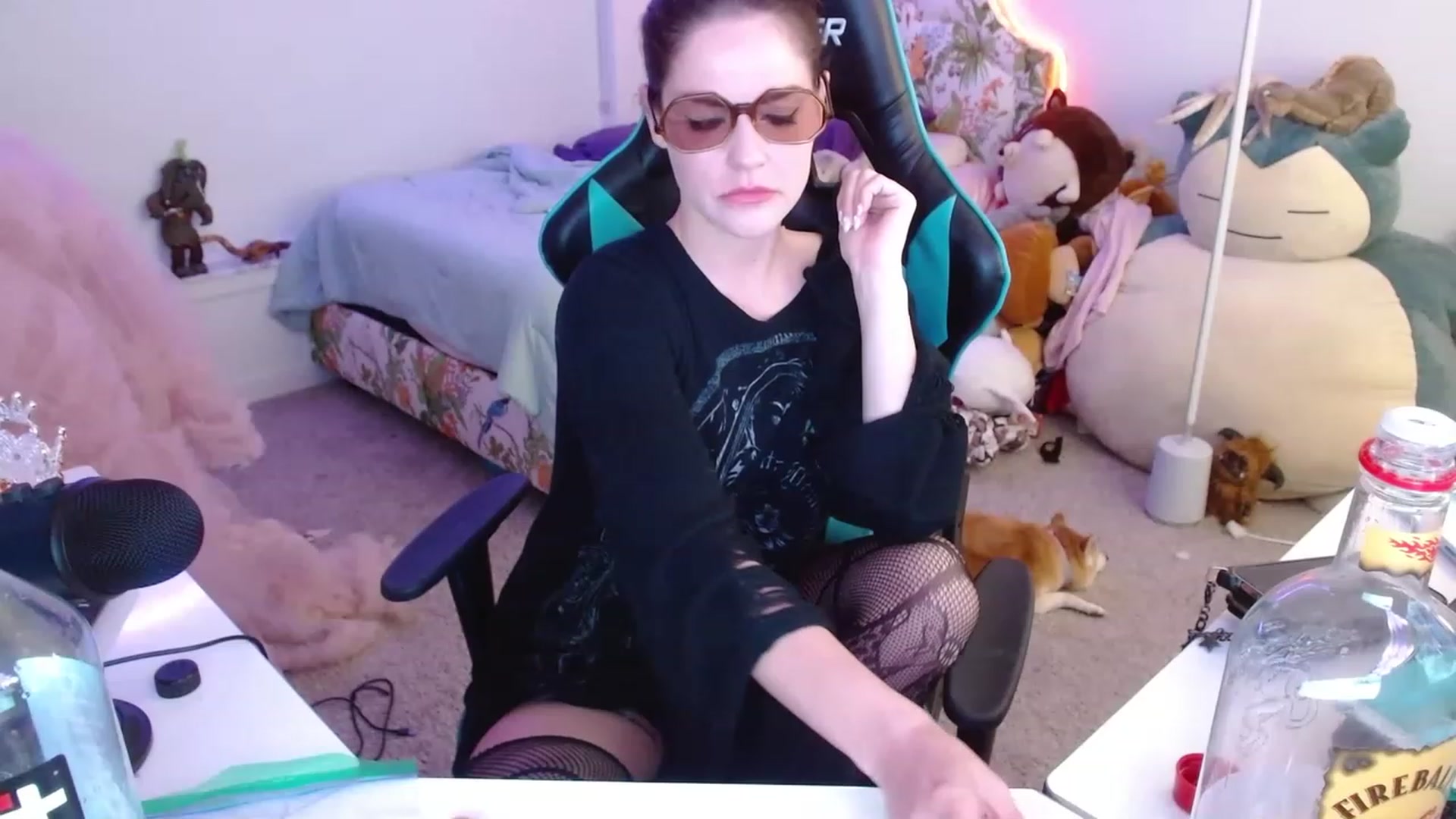 Gallery image thumbnail from DahliaIsDopey's myfreecams stream on, 12/11/2022, 03:52 image 14 of 20