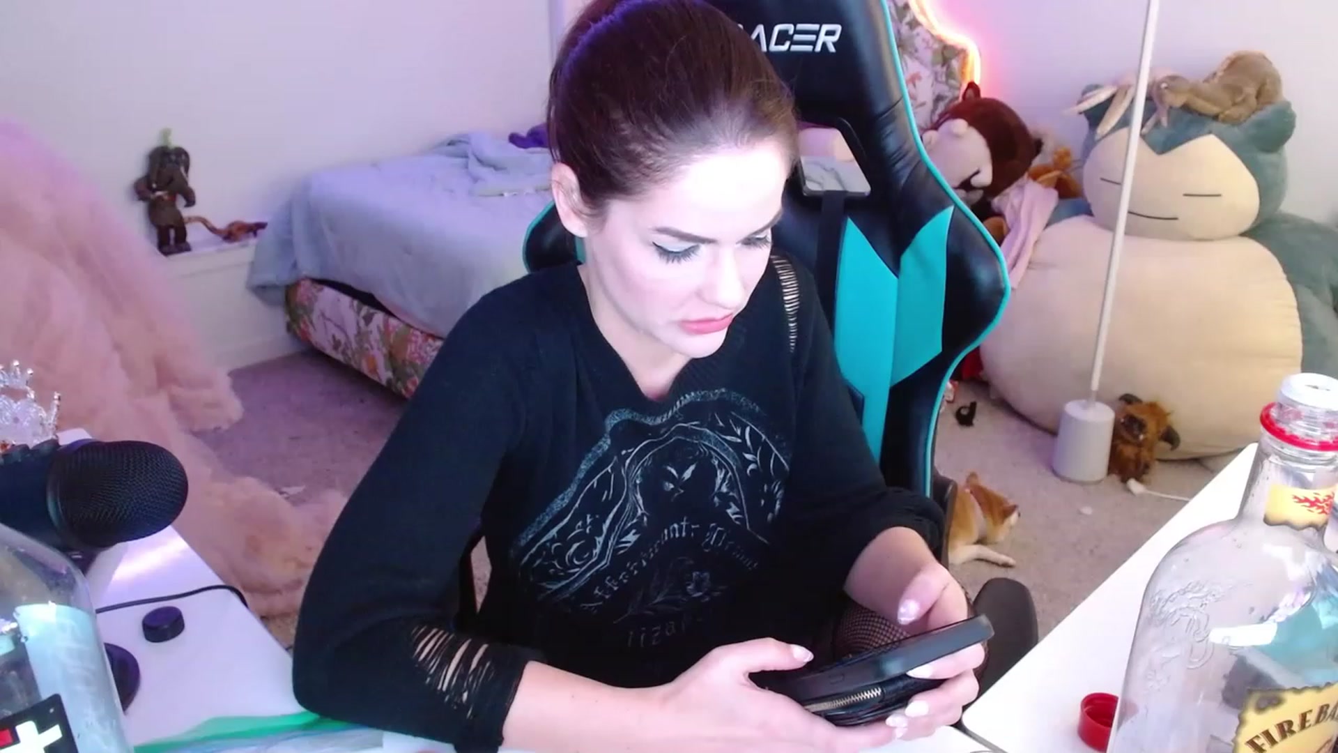 Gallery image thumbnail from DahliaIsDopey's myfreecams stream on, 12/11/2022, 03:52 image 15 of 20