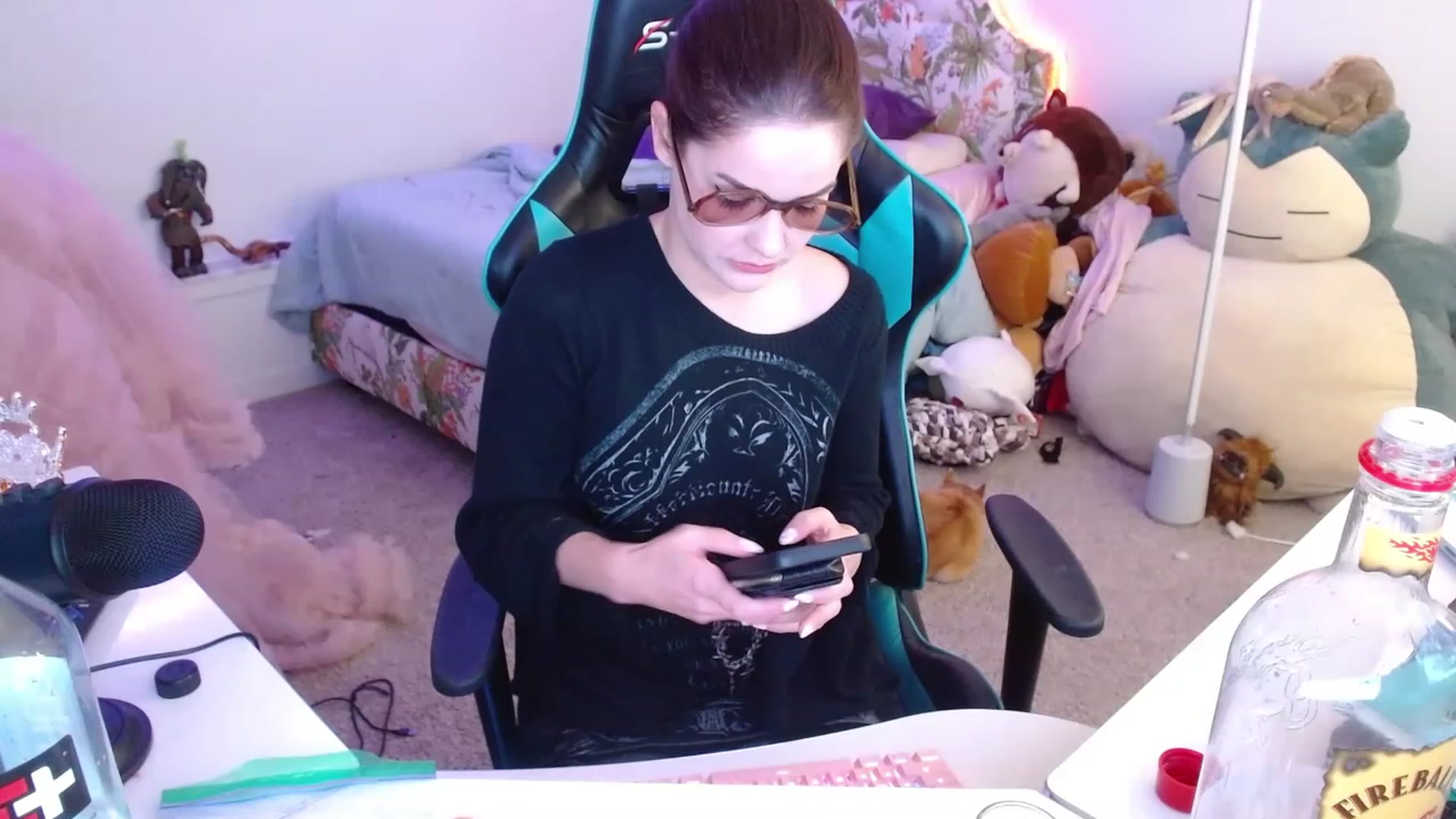 Gallery image thumbnail from DahliaIsDopey's myfreecams stream on, 12/11/2022, 03:52 image 12 of 20
