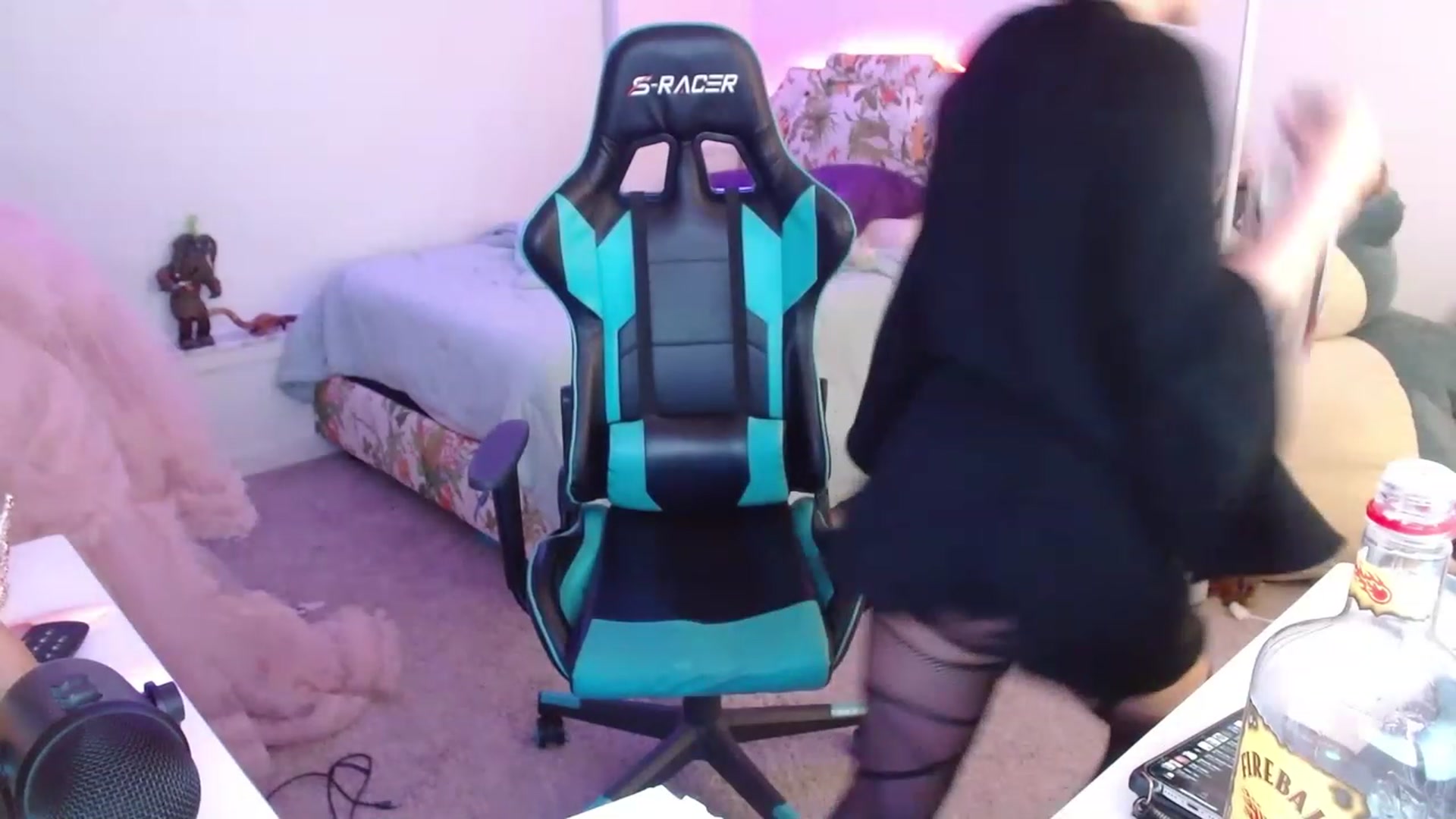 Gallery image thumbnail from DahliaIsDopey's myfreecams stream on, 12/11/2022, 05:48 image 19 of 20