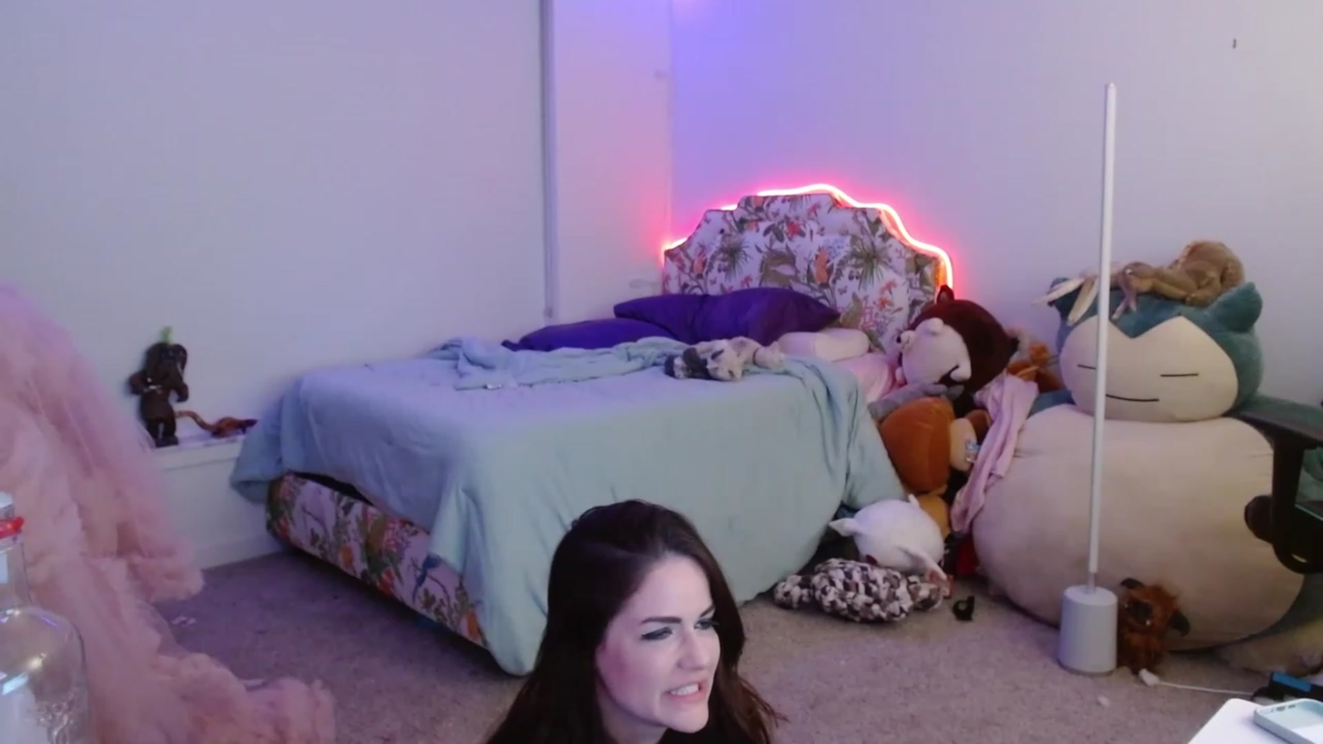 Gallery image thumbnail from DahliaIsDopey's myfreecams stream on, 12/11/2022, 06:05 image 16 of 20