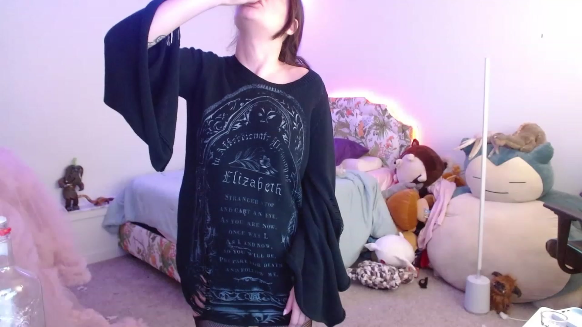 Gallery image thumbnail from DahliaIsDopey's myfreecams stream on, 12/11/2022, 06:05 image 3 of 20