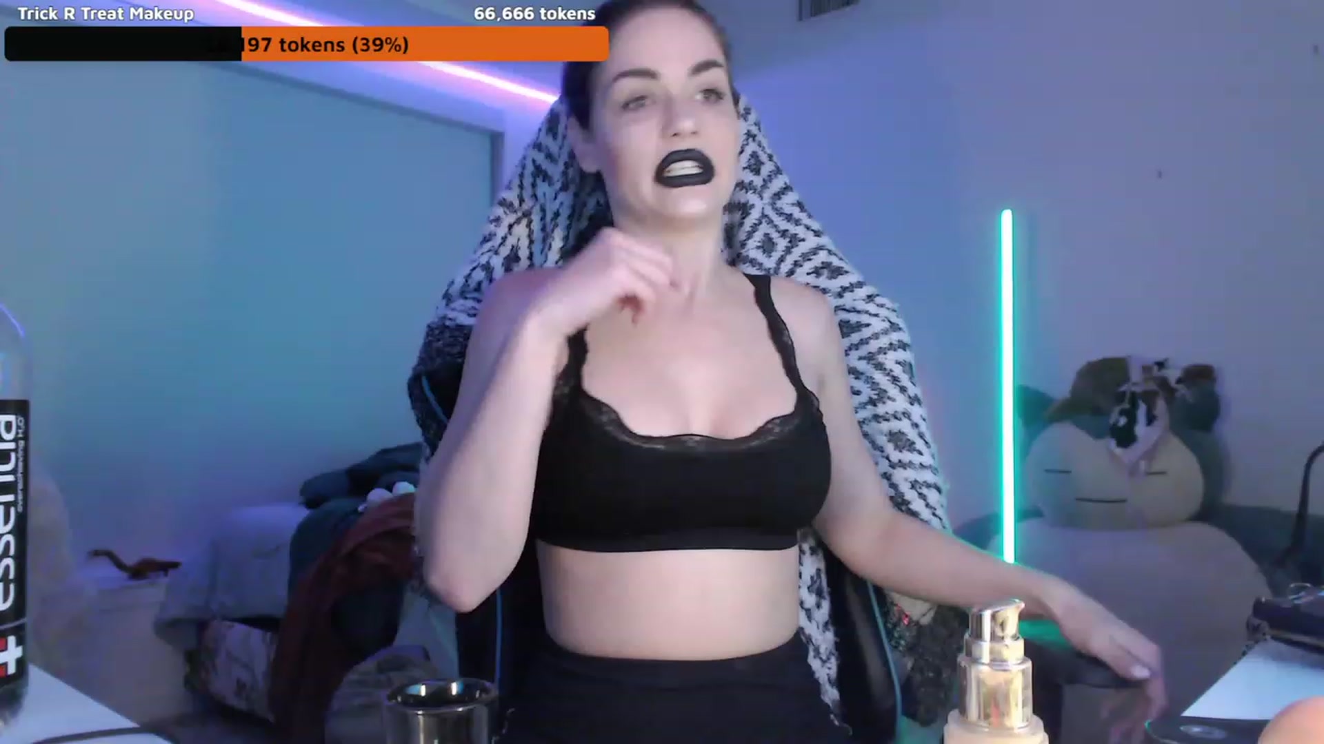 Gallery image thumbnail from DahliaIsDopey's myfreecams stream on, 12/17/2022, 04:41 image 1 of 20