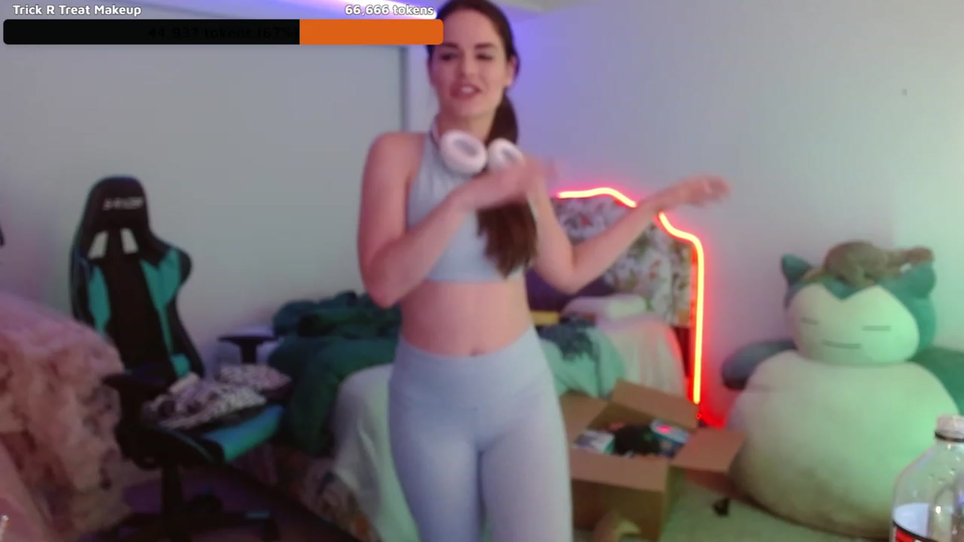 Gallery image thumbnail from DahliaIsDopey's myfreecams stream on, 12/19/2022, 06:38 image 3 of 20