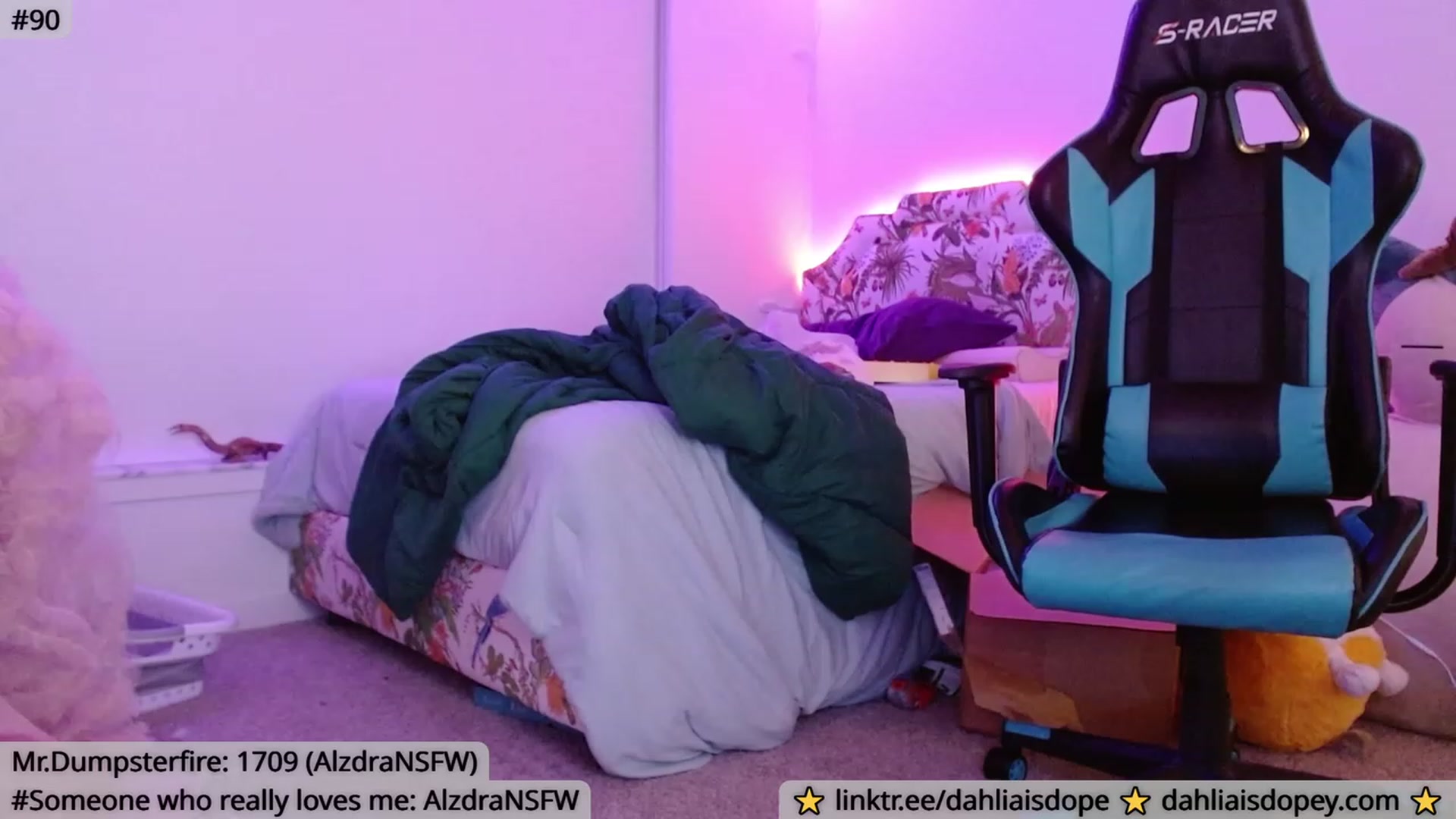 Gallery image thumbnail from DahliaIsDopey's myfreecams stream on, 12/29/2022, 03:35 image 9 of 20