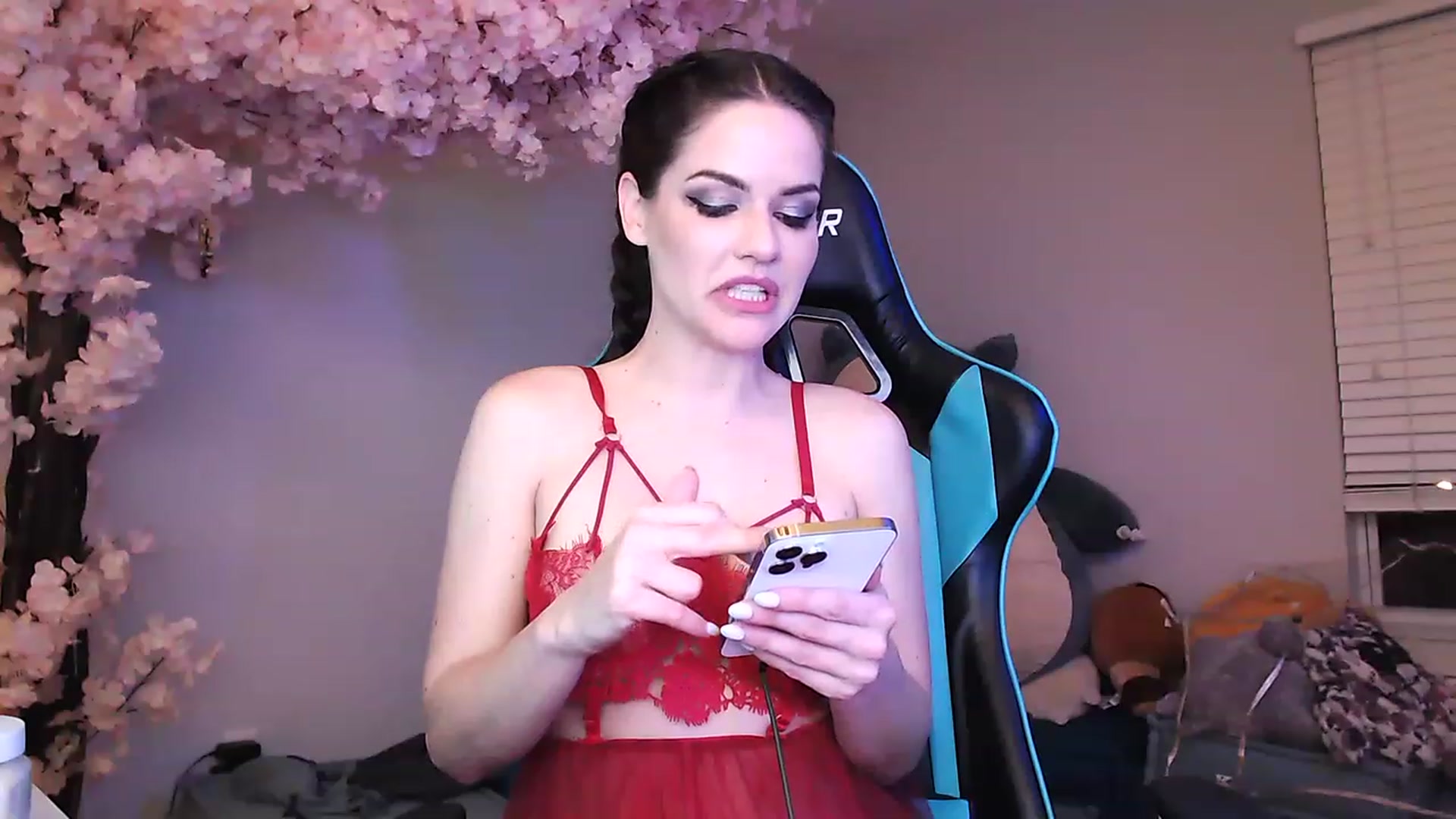 Gallery image thumbnail from DahliaIsDopey's myfreecams stream on, 02/21/2023, 06:10 image 16 of 20