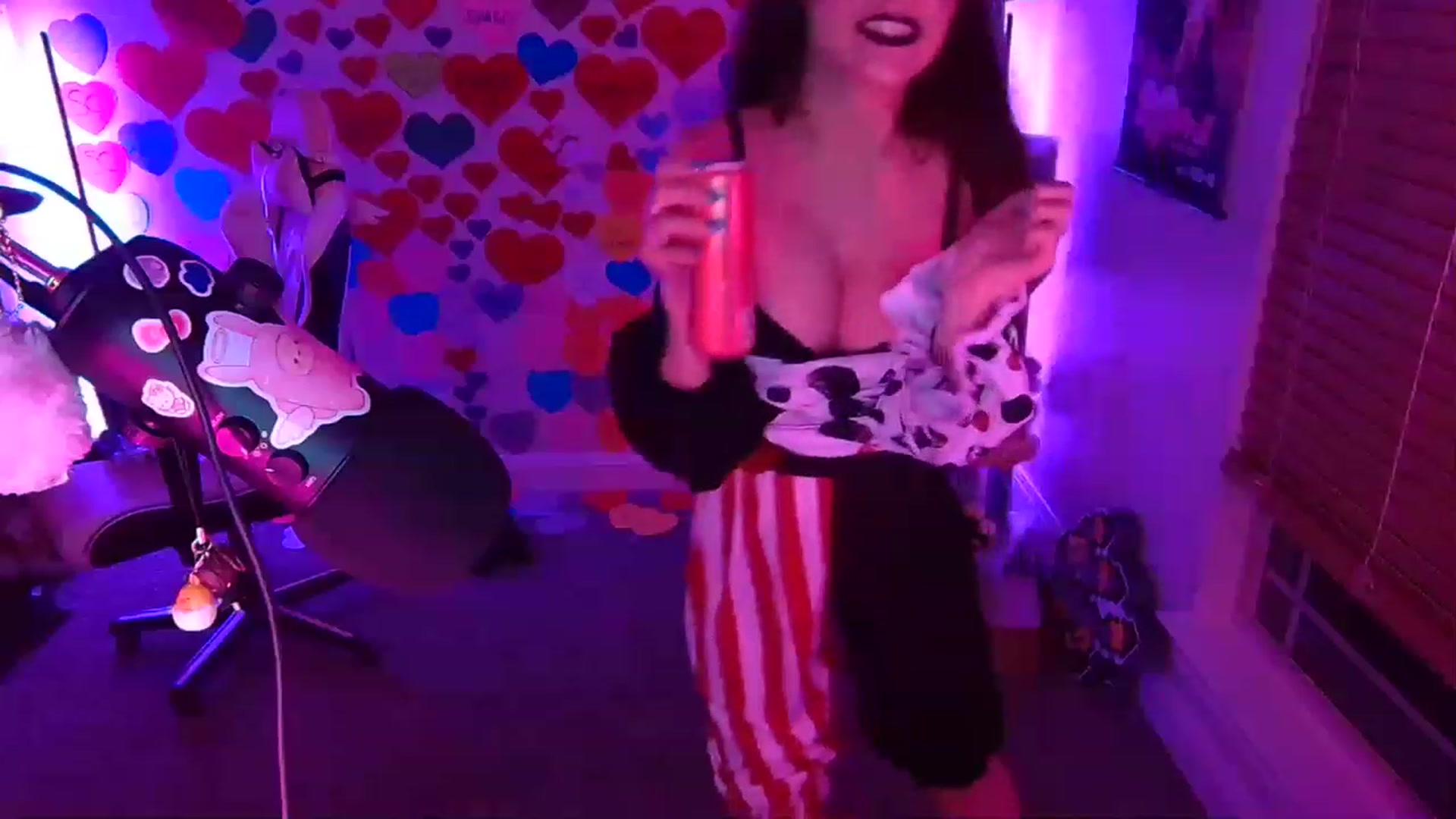Gallery image thumbnail from DahliaIsDopey's myfreecams stream on, 03/04/2023, 04:04 image 19 of 20