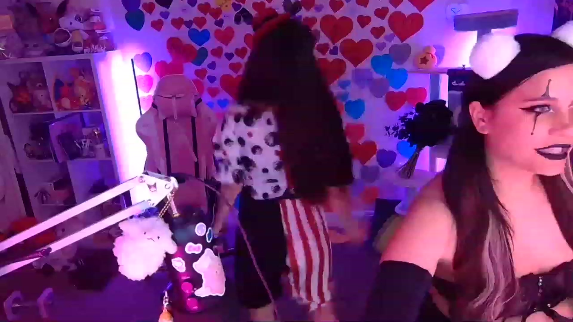Gallery image thumbnail from DahliaIsDopey's myfreecams stream on, 03/04/2023, 05:28 image 2 of 20