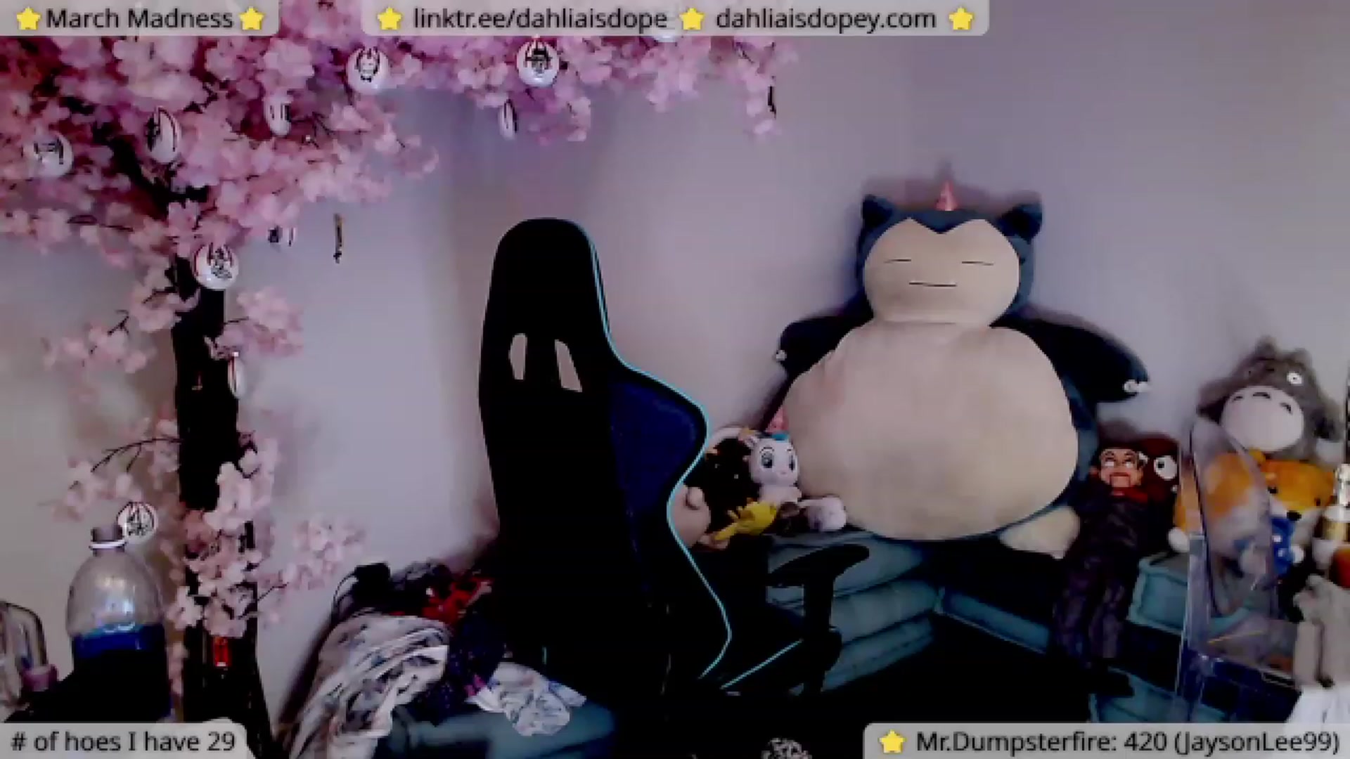 Gallery image thumbnail from DahliaIsDopey's myfreecams stream on, 03/21/2023, 03:42 image 17 of 20