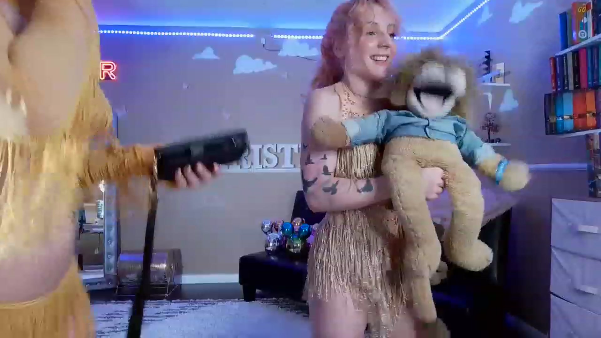 Gallery image thumbnail from DahliaIsDopey's myfreecams stream on, 03/31/2023, 06:35 image 2 of 20