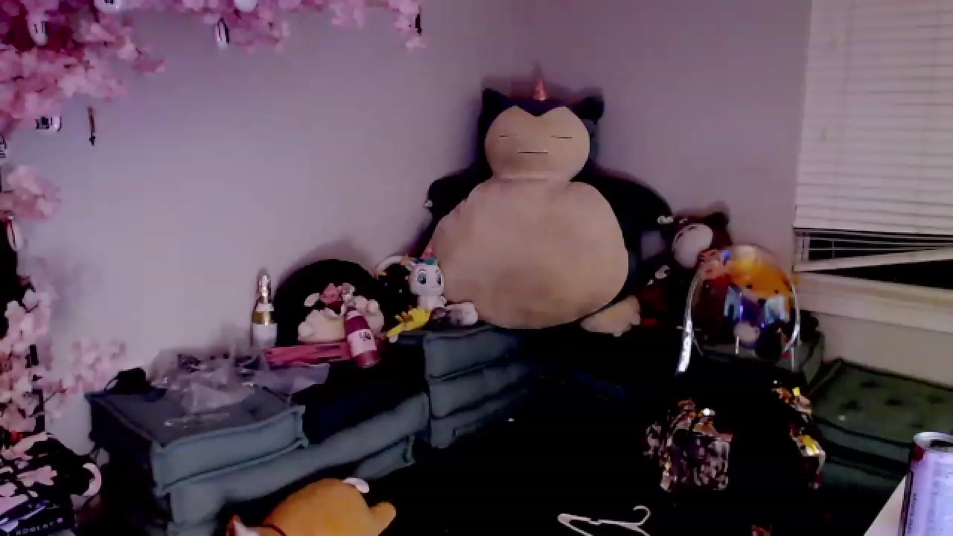 Gallery image thumbnail from DahliaIsDopey's myfreecams stream on, 04/10/2023, 04:25 image 16 of 20