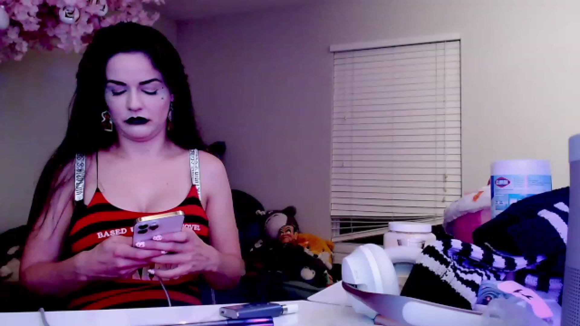 Gallery image thumbnail from DahliaIsDopey's myfreecams stream on, 04/12/2023, 03:19 image 14 of 20