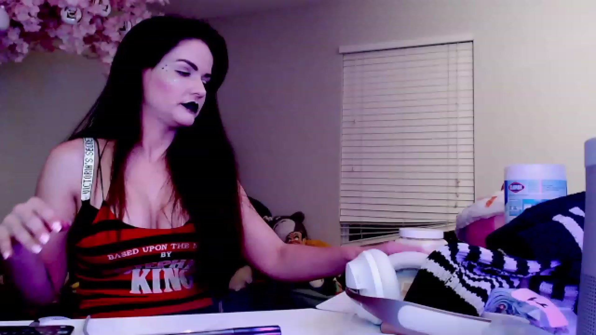 Gallery image thumbnail from DahliaIsDopey's myfreecams stream on, 04/12/2023, 03:19 image 1 of 20