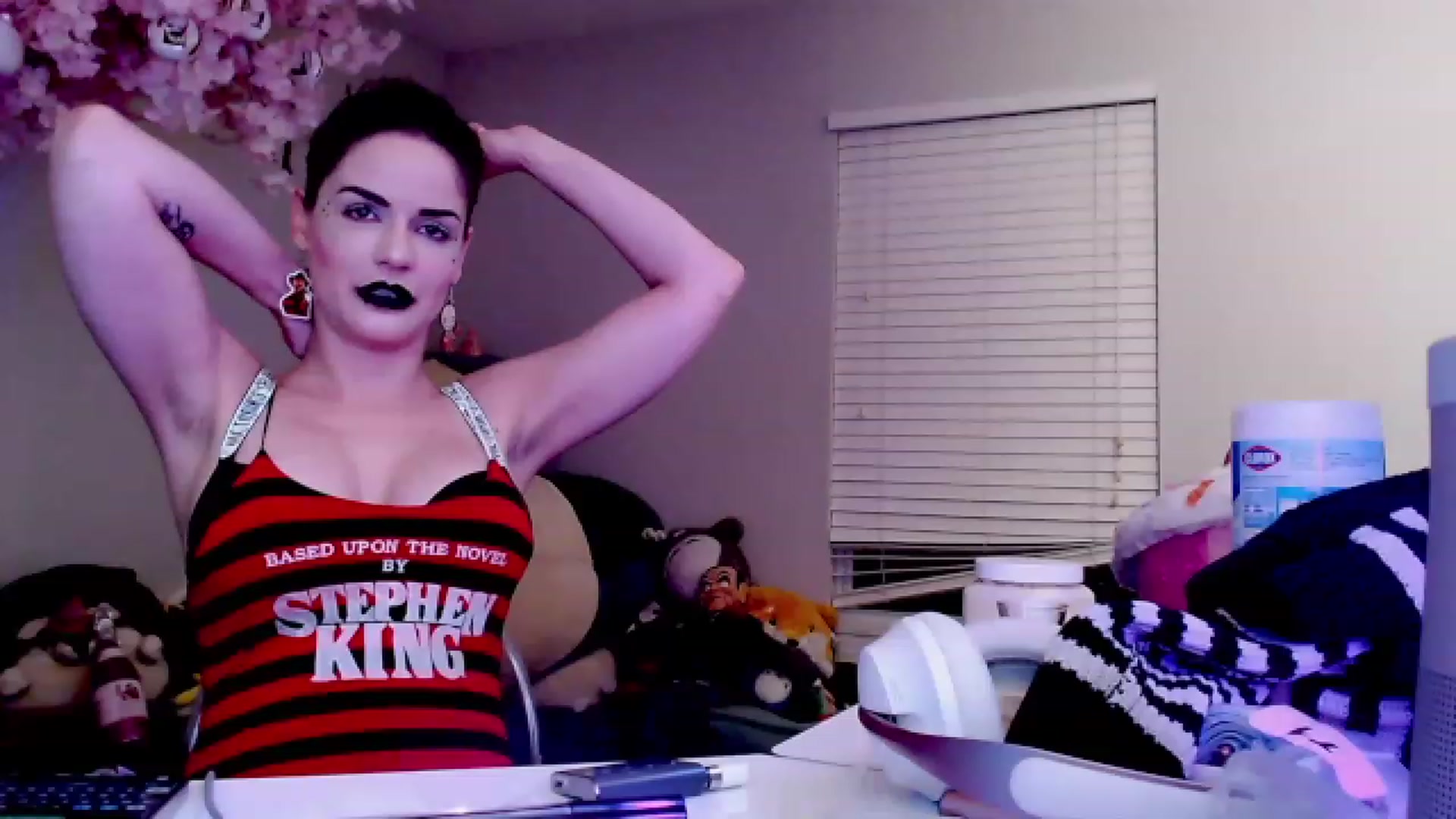 Gallery image thumbnail from DahliaIsDopey's myfreecams stream on, 04/12/2023, 03:19 image 7 of 20