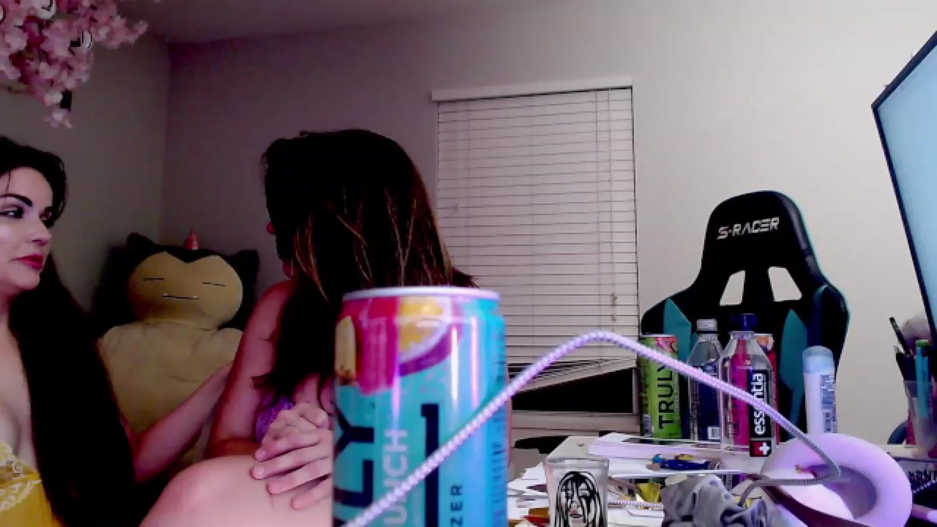 Gallery image thumbnail from DahliaIsDopey's myfreecams stream on, 04/14/2023, 07:14 image 18 of 20