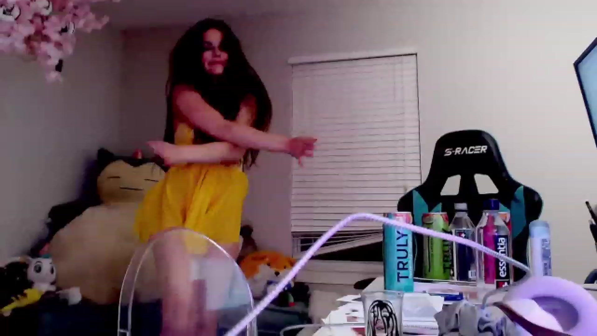 Gallery image thumbnail from DahliaIsDopey's myfreecams stream on, 04/14/2023, 07:14 image 11 of 20