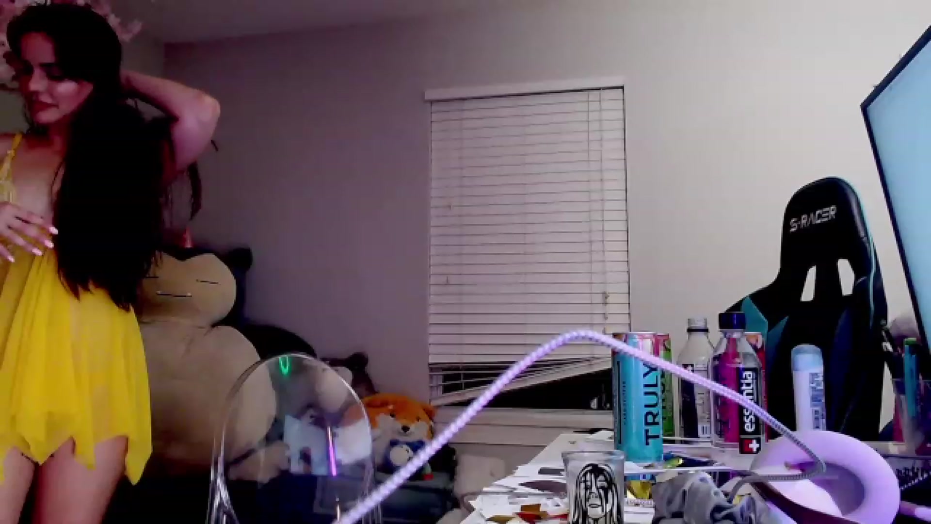 Gallery image thumbnail from DahliaIsDopey's myfreecams stream on, 04/14/2023, 07:14 image 19 of 20