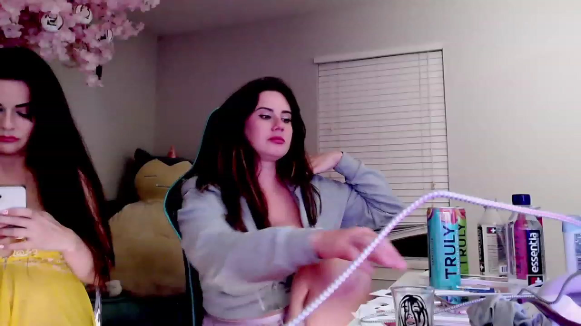 Gallery image thumbnail from DahliaIsDopey's myfreecams stream on, 04/14/2023, 07:14 image 8 of 20