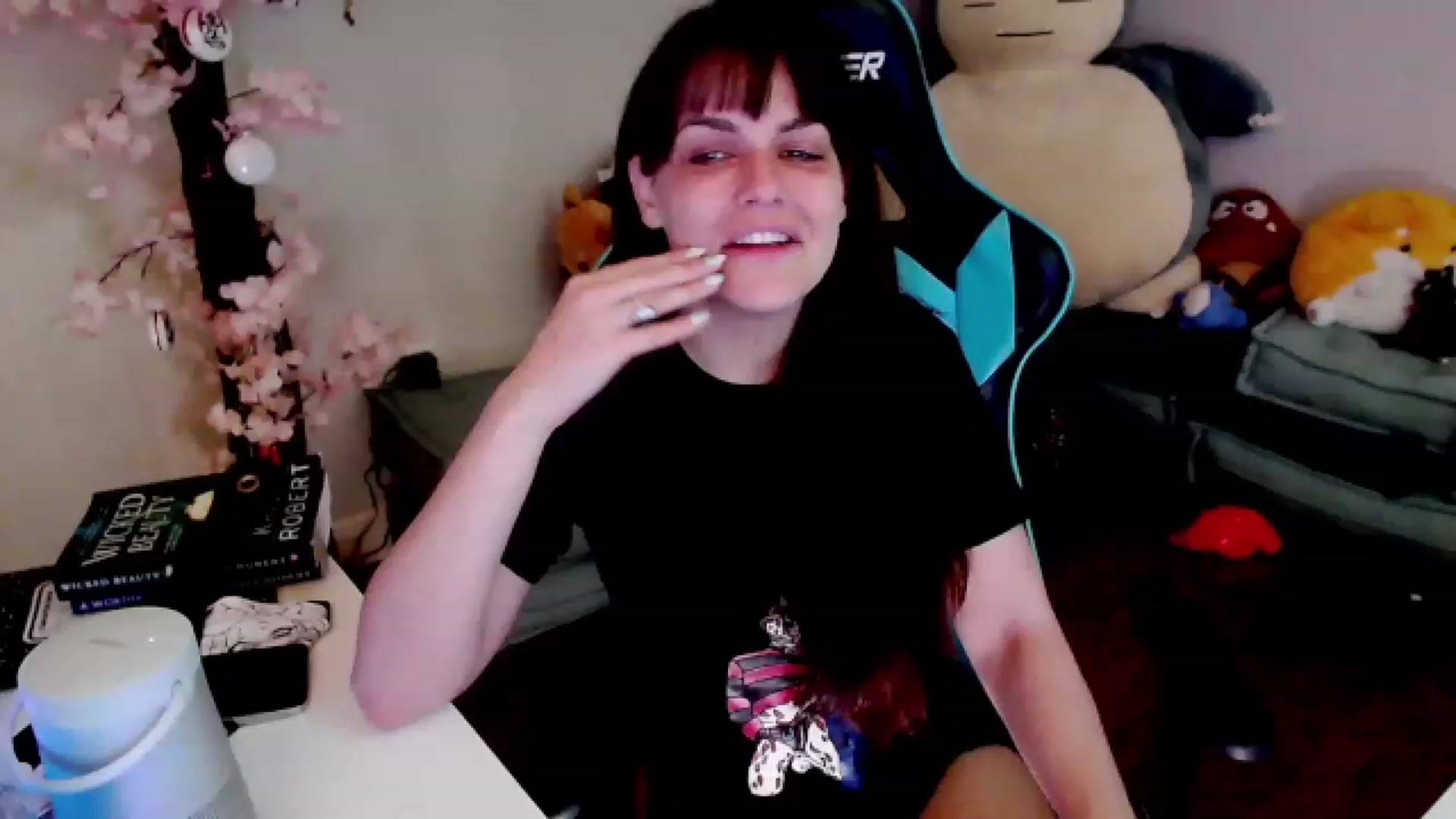 Gallery image thumbnail from DahliaIsDopey's myfreecams stream on, 04/30/2023, 02:23 image 10 of 20