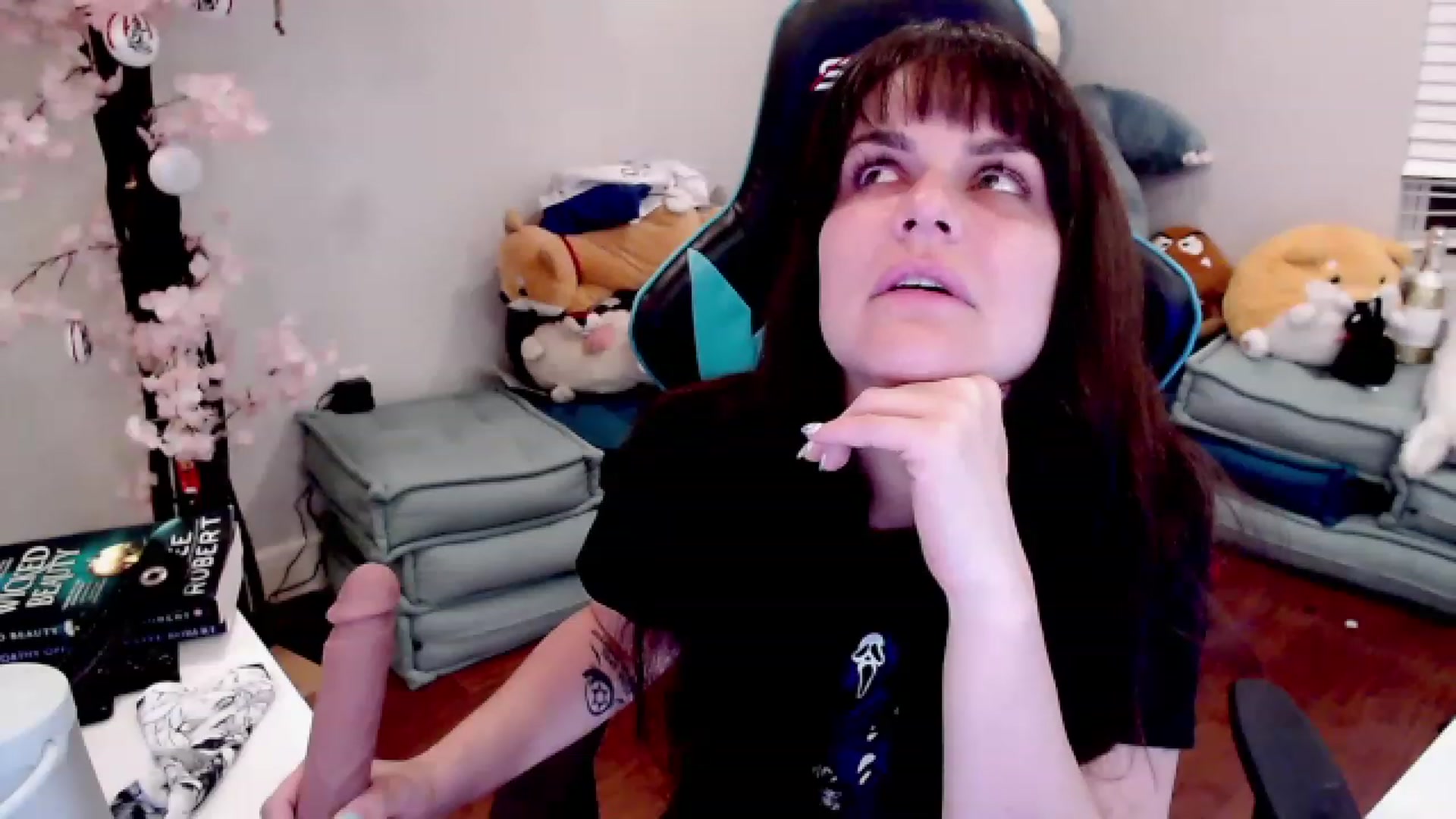 Gallery image thumbnail from DahliaIsDopey's myfreecams stream on, 04/30/2023, 02:23 image 19 of 20