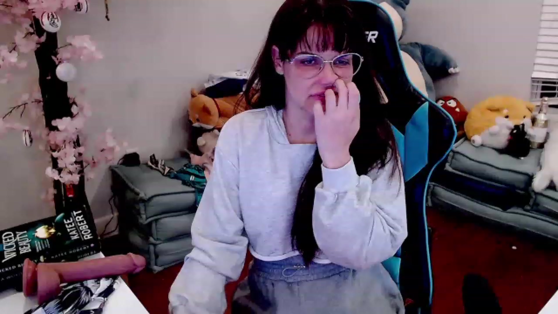 Gallery image thumbnail from DahliaIsDopey's myfreecams stream on, 05/01/2023, 04:11 image 9 of 20