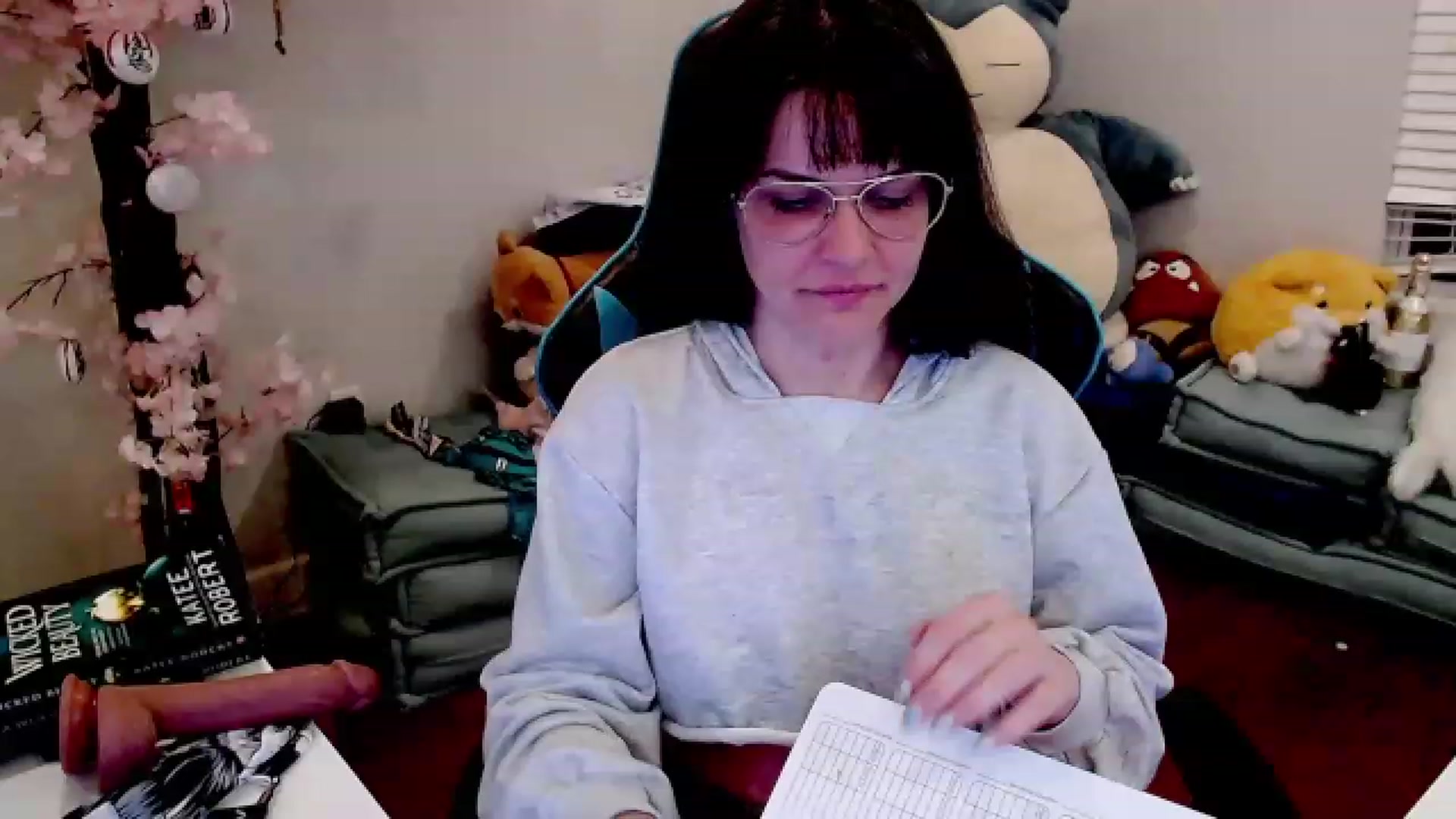 Gallery image thumbnail from DahliaIsDopey's myfreecams stream on, 05/01/2023, 04:11 image 4 of 20