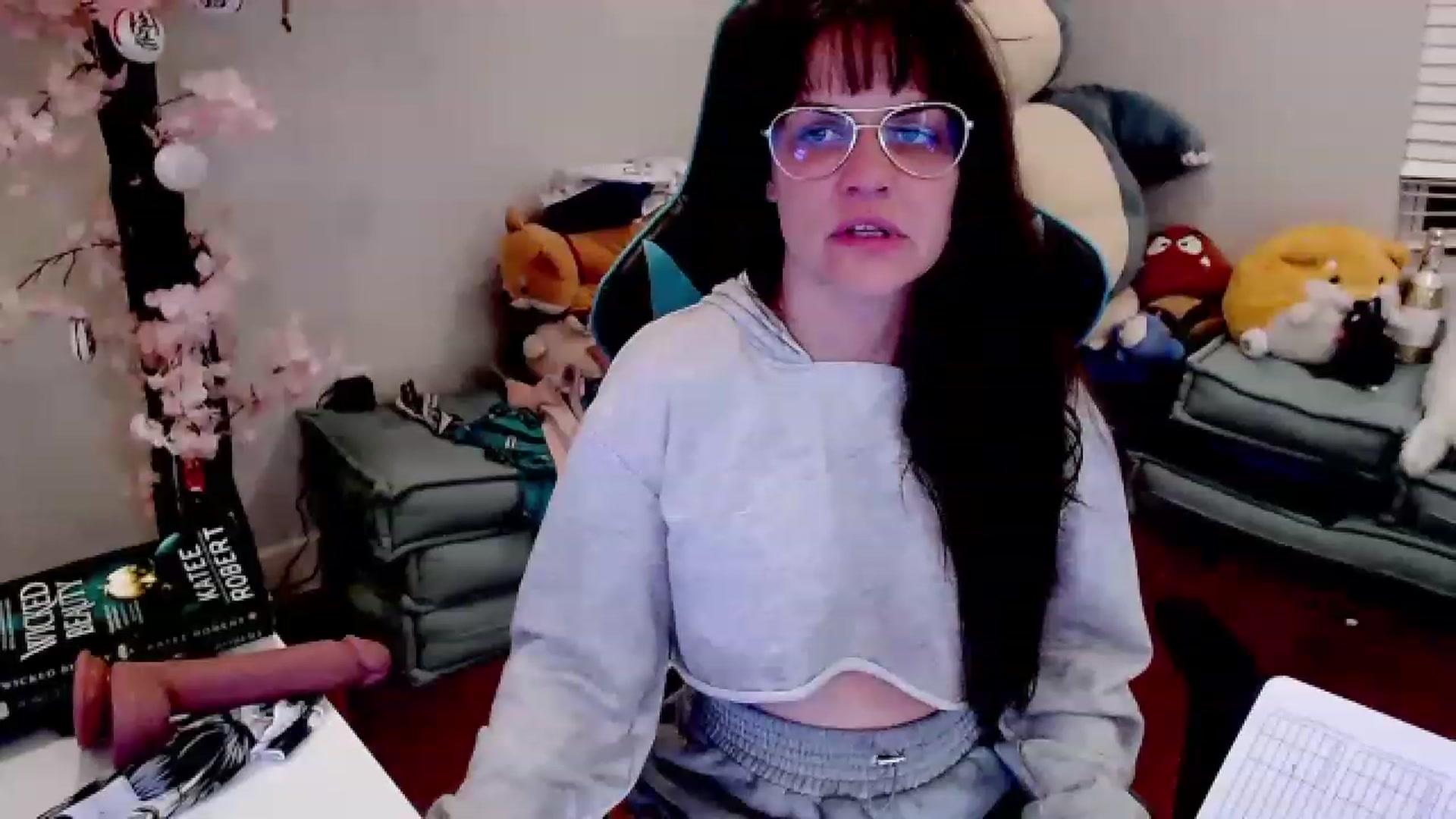 Gallery image thumbnail from DahliaIsDopey's myfreecams stream on, 05/01/2023, 04:11 image 14 of 20
