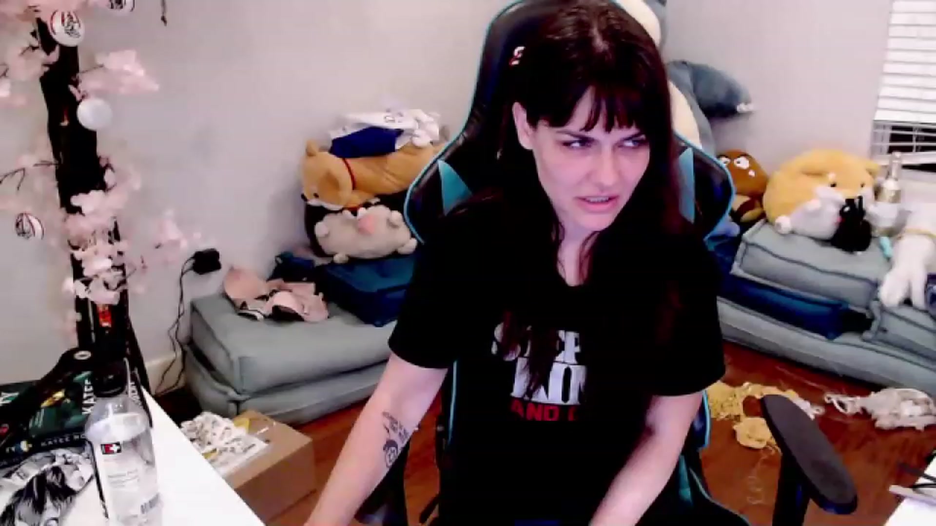 Gallery image thumbnail from DahliaIsDopey's myfreecams stream on, 05/06/2023, 03:45 image 8 of 20