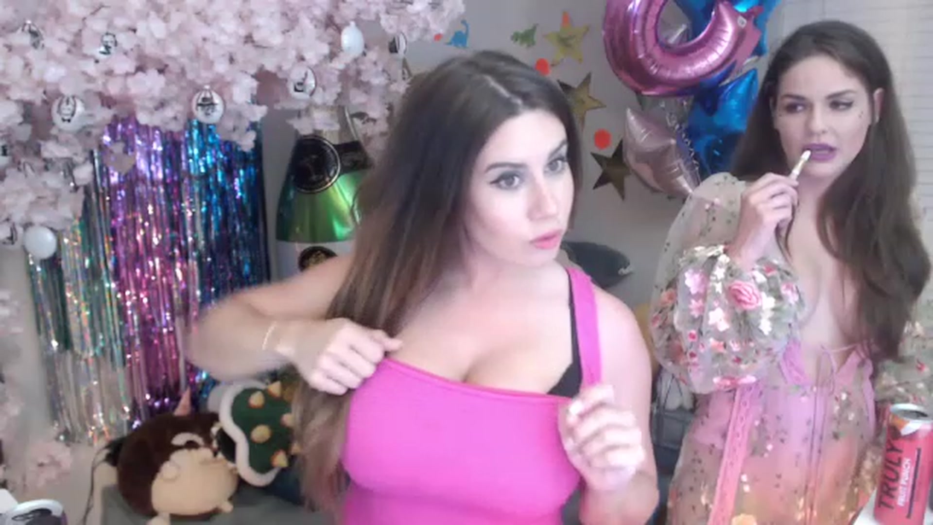 Gallery image thumbnail from DahliaIsDopey's myfreecams stream on, 07/01/2023, 04:37 image 15 of 20