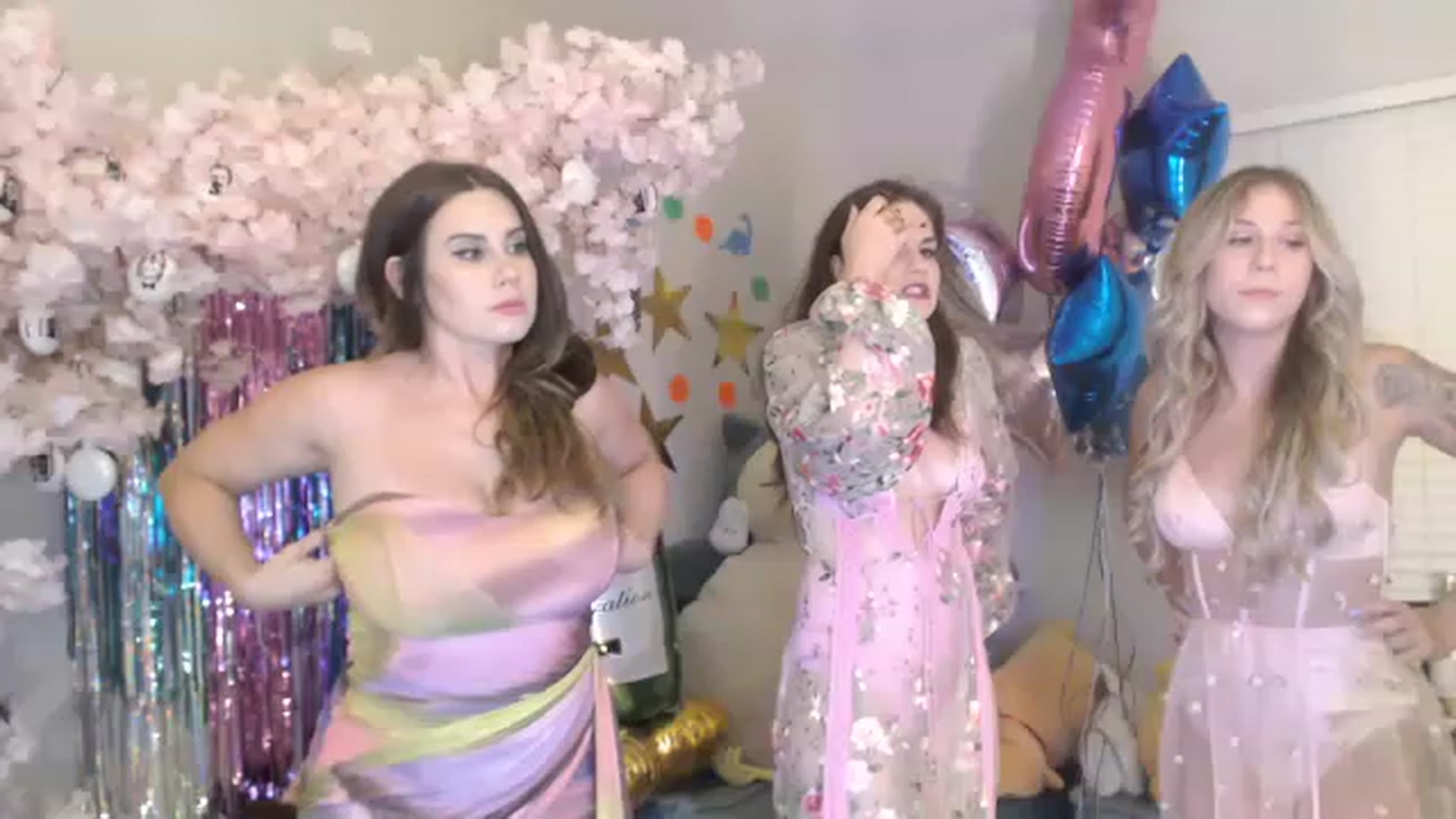 Gallery image thumbnail from DahliaIsDopey's myfreecams stream on, 07/01/2023, 04:37 image 7 of 20