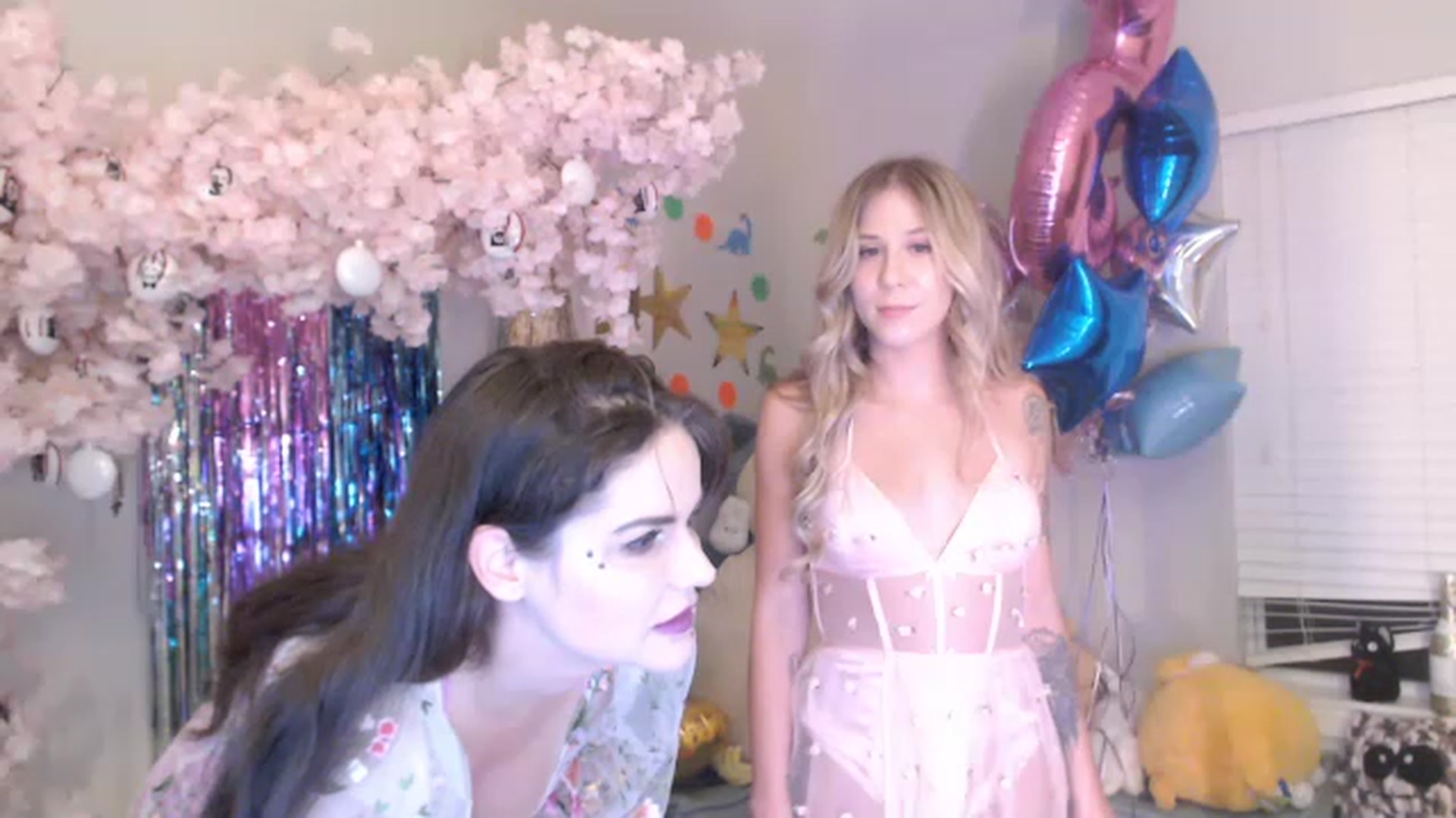 Gallery image thumbnail from DahliaIsDopey's myfreecams stream on, 07/01/2023, 04:37 image 5 of 20