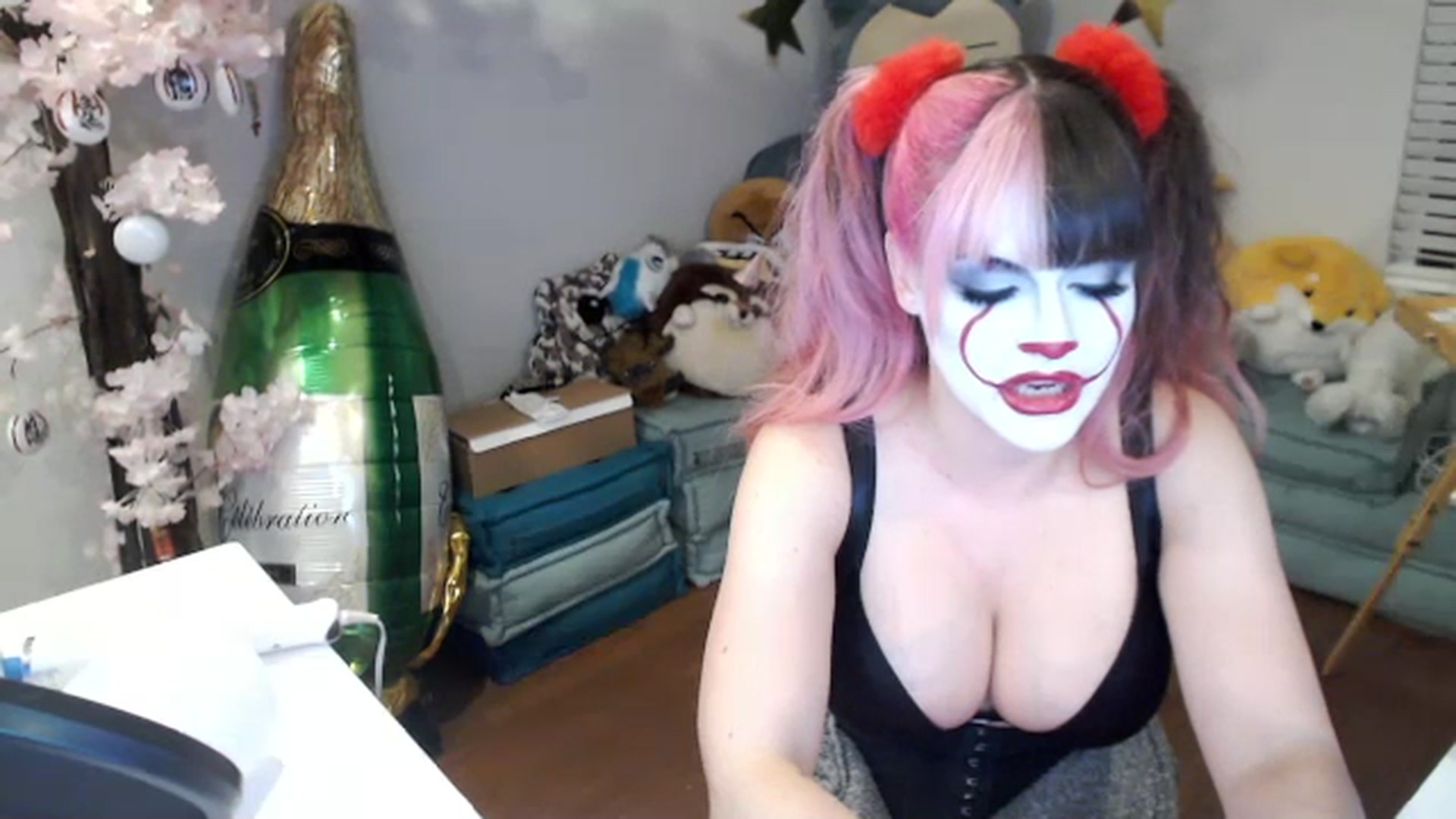 Gallery image thumbnail from DahliaIsDopey's myfreecams stream on, 09/23/2023, 02:06 image 14 of 20