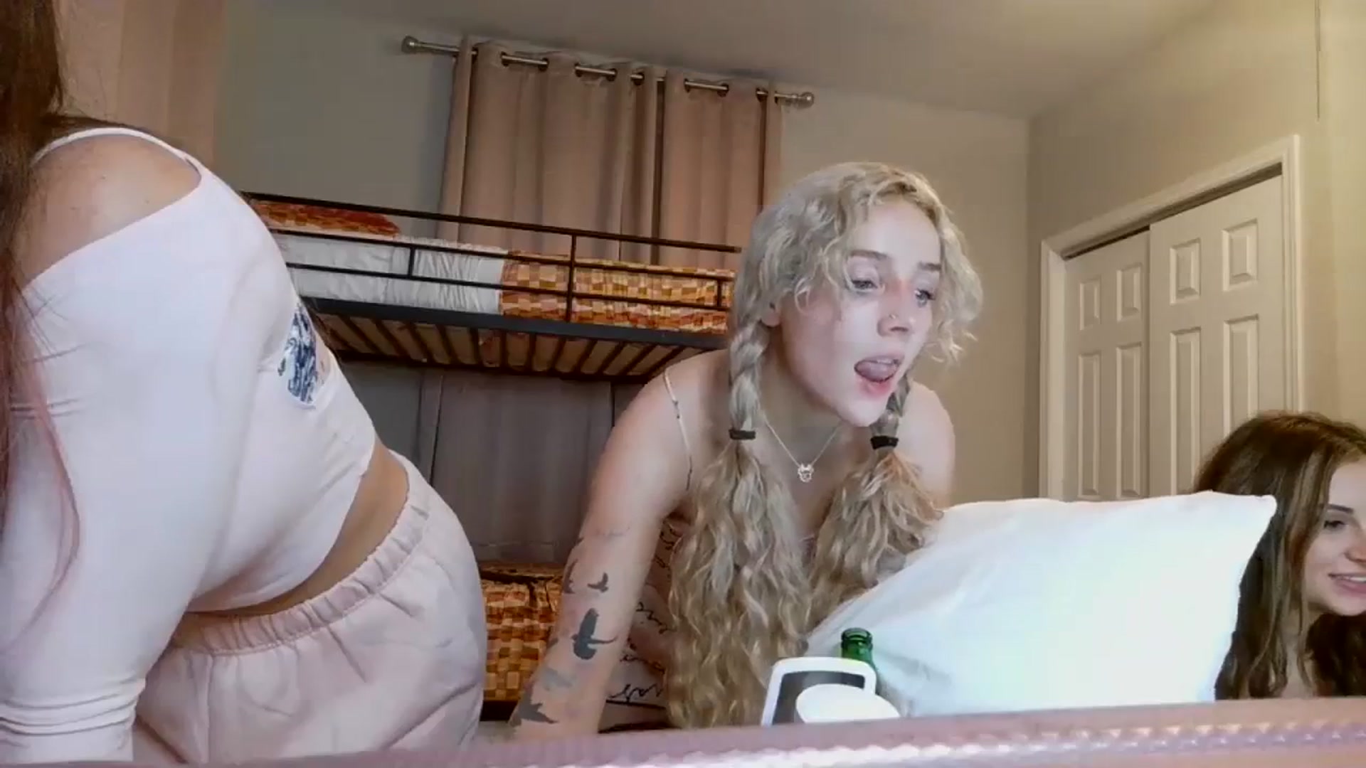 Gallery image thumbnail from DahliaIsDopey's myfreecams stream on, 09/30/2023, 03:03 image 15 of 20