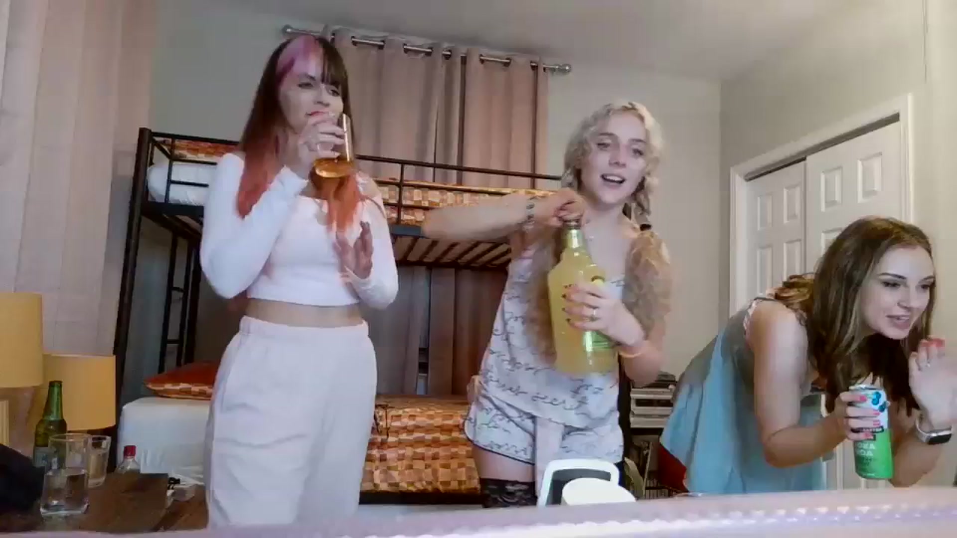Gallery image thumbnail from DahliaIsDopey's myfreecams stream on, 09/30/2023, 03:03 image 1 of 20