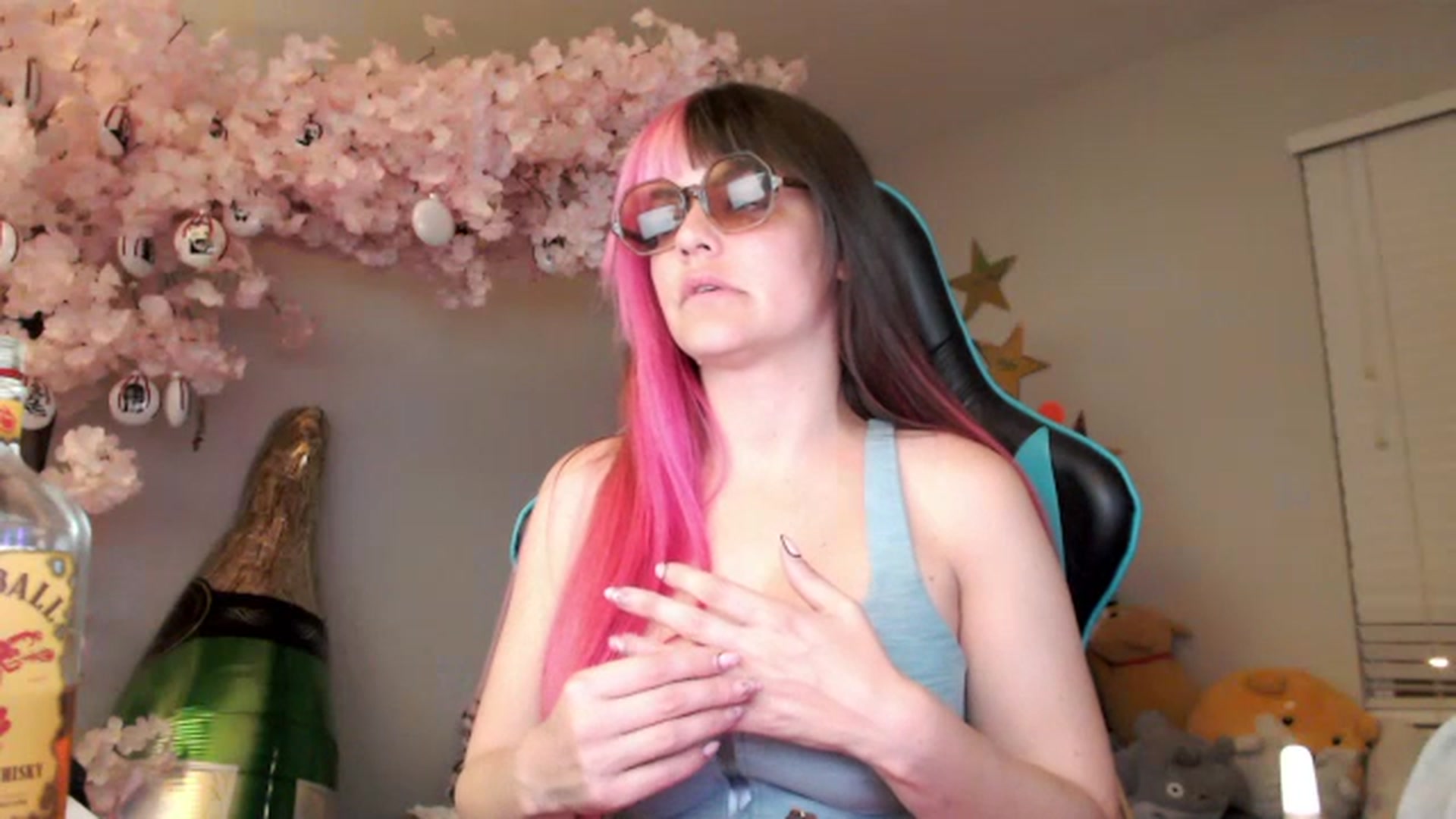 Gallery image thumbnail from DahliaIsDopey's myfreecams stream on, 10/06/2023, 03:31 image 3 of 20