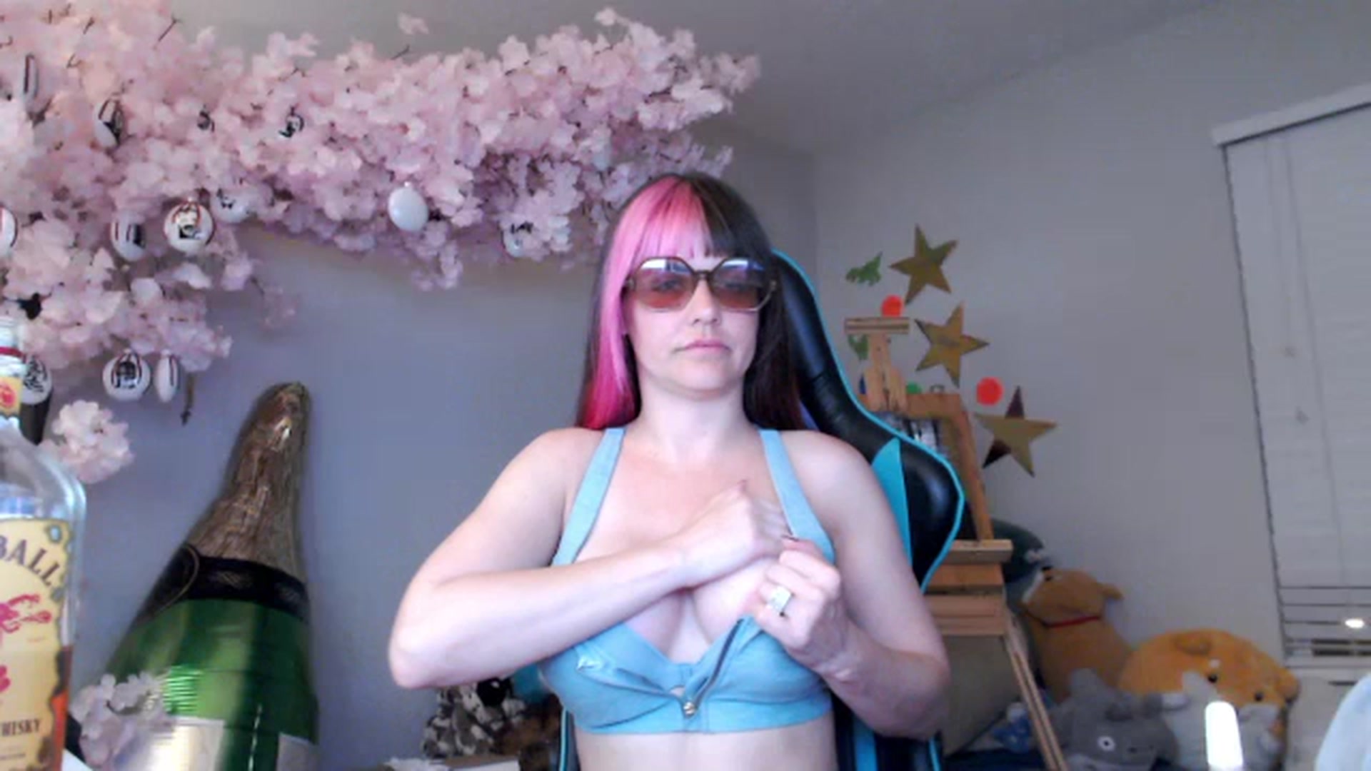Gallery image thumbnail from DahliaIsDopey's myfreecams stream on, 10/06/2023, 03:31 image 5 of 20