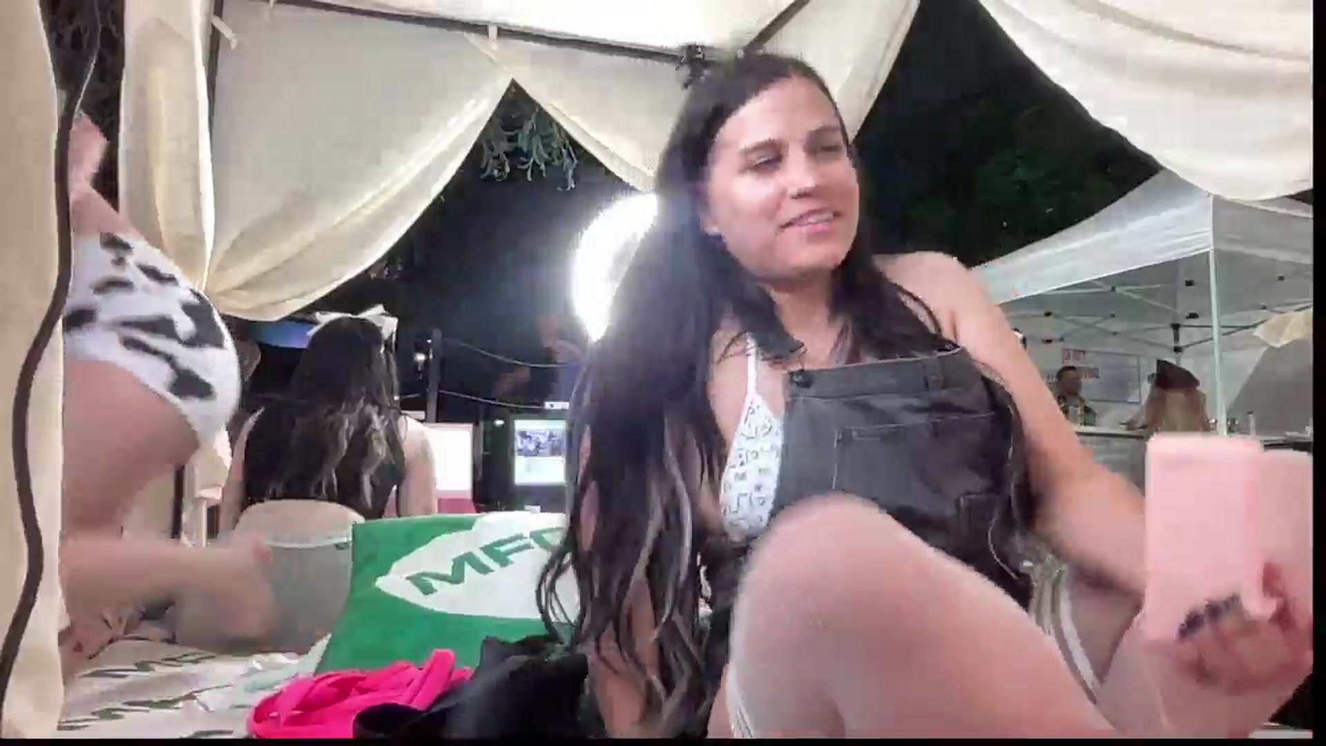 Gallery image thumbnail from DahliaIsDopey's myfreecams stream on, 05/22/2024, 03:43 image 19 of 20