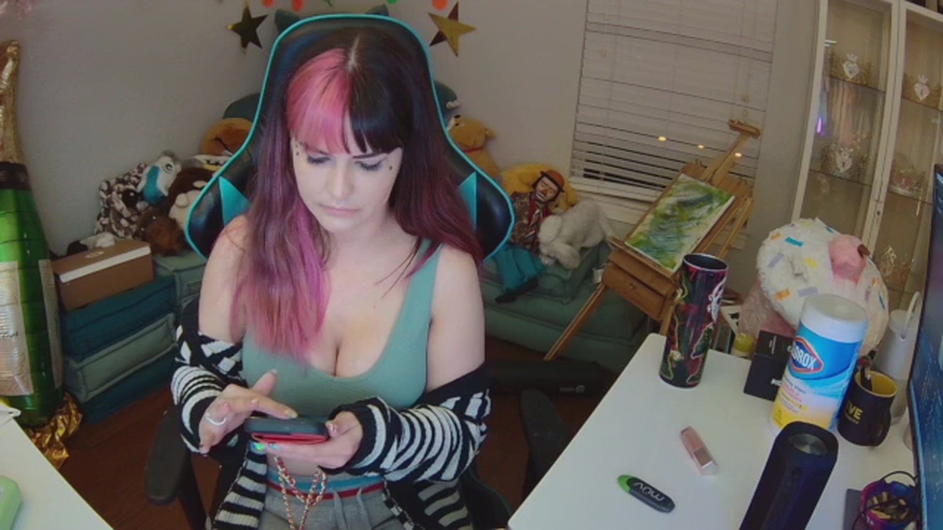 Gallery image thumbnail from DahliaIsDopey's myfreecams stream on, 05/31/2024, 01:05 image 8 of 20